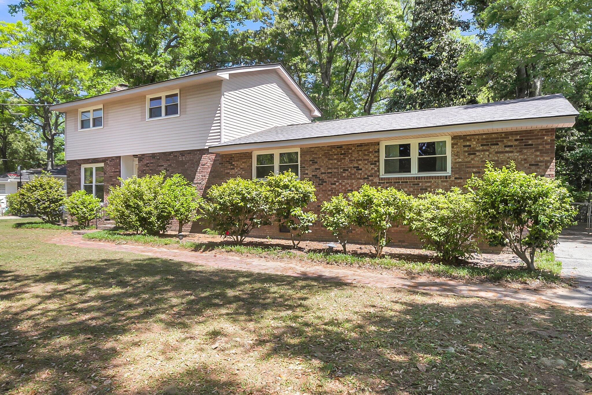 Property image 2 of 679 Edmonds Drive in Clearview, Charleston, SC 29412