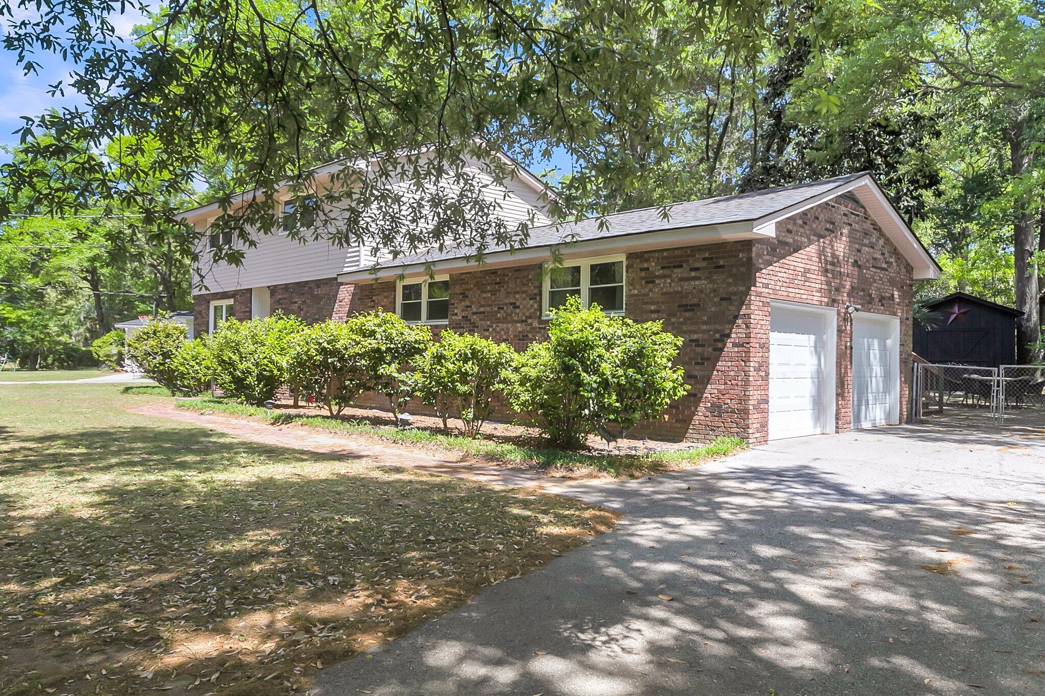 Property image 3 of 679 Edmonds Drive in Clearview, Charleston, SC 29412