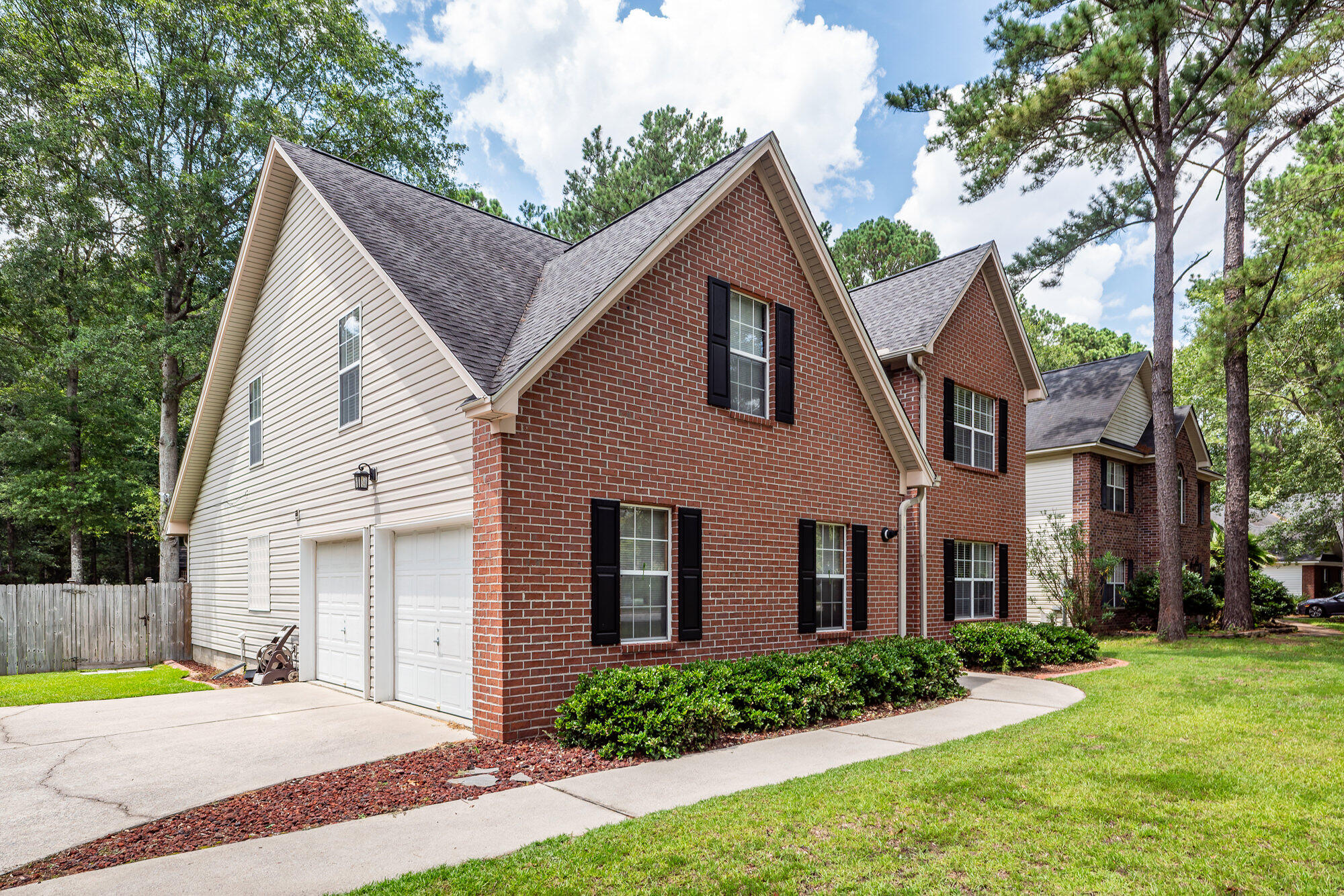 Property image 2 of 212 Hamlet Circle in Crowfield Plantation, Goose Creek, SC 29445