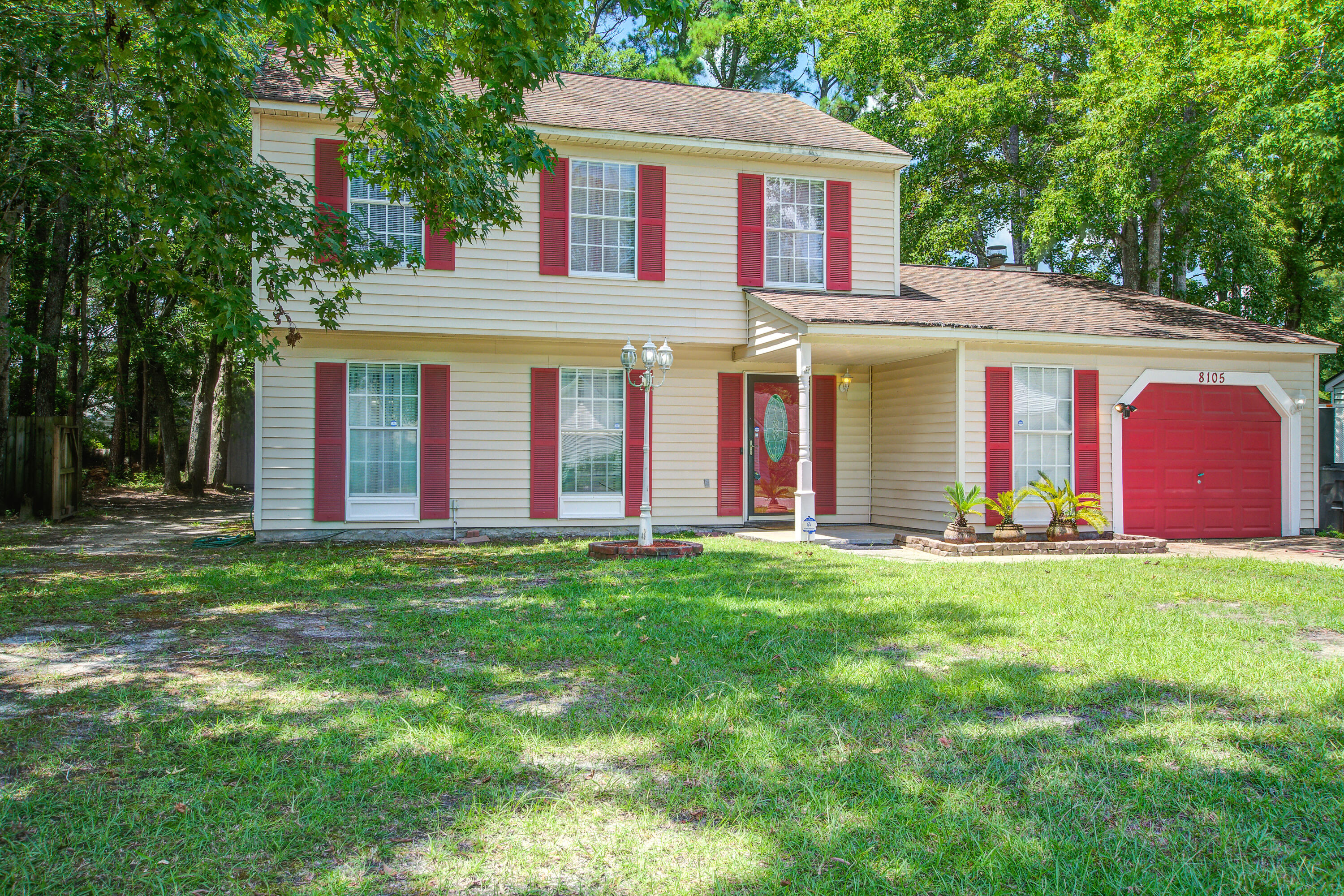 Property image 2 of 8105 Halifax Way in Windsor Hill, North Charleston, SC 29420