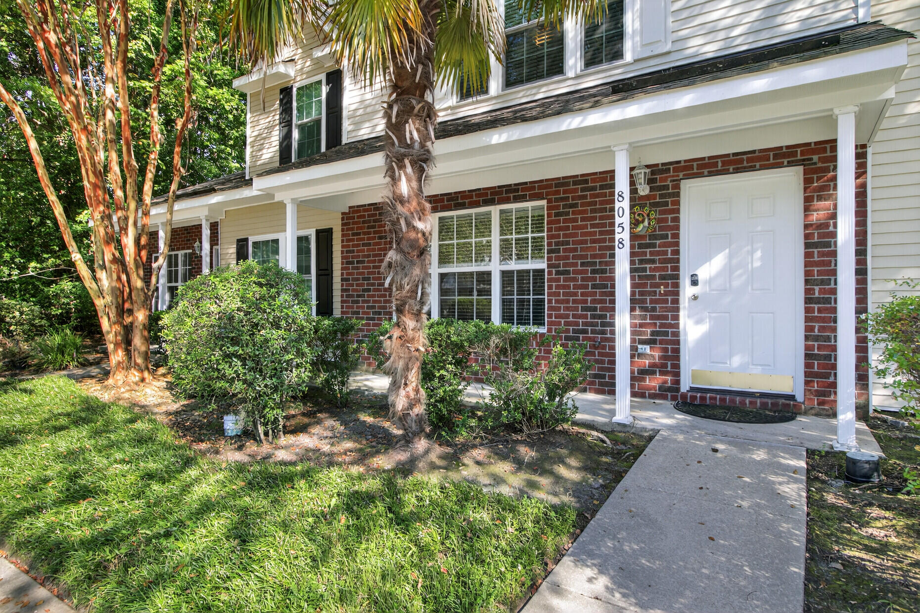 Property image 2 of 8058 Shadow Oak Drive in Oak Bluff, North Charleston, SC 29406