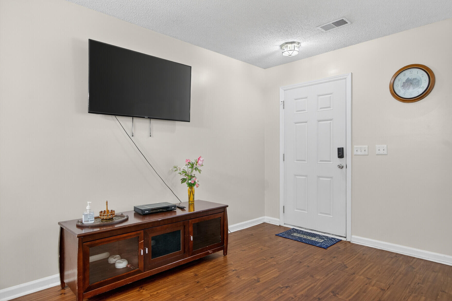 Property image 5 of 8058 Shadow Oak Drive in Oak Bluff, North Charleston, SC 29406