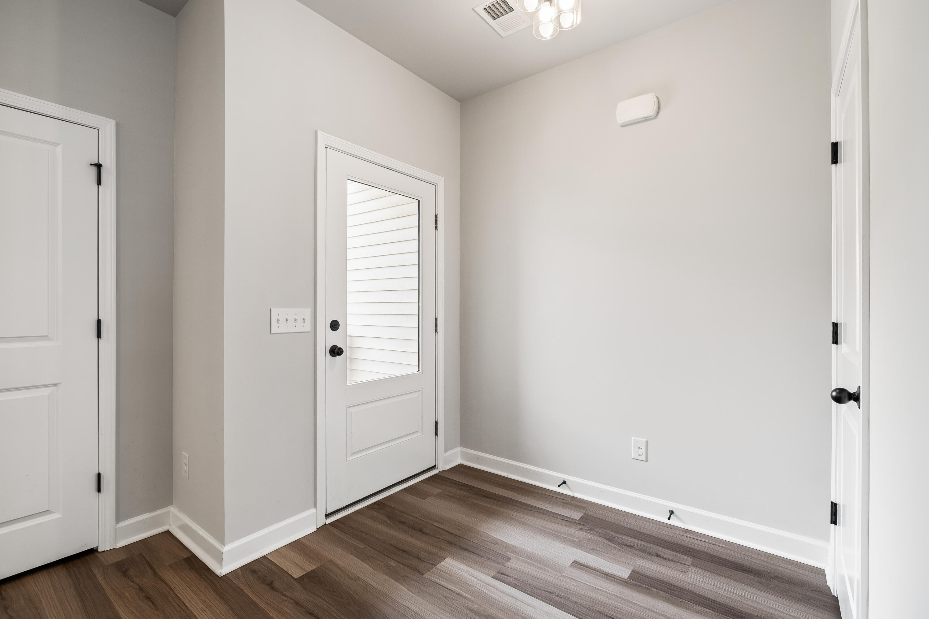 Property image 4 of 582 Mclernon Trace in Marshview Commons, Johns Island, SC 29455