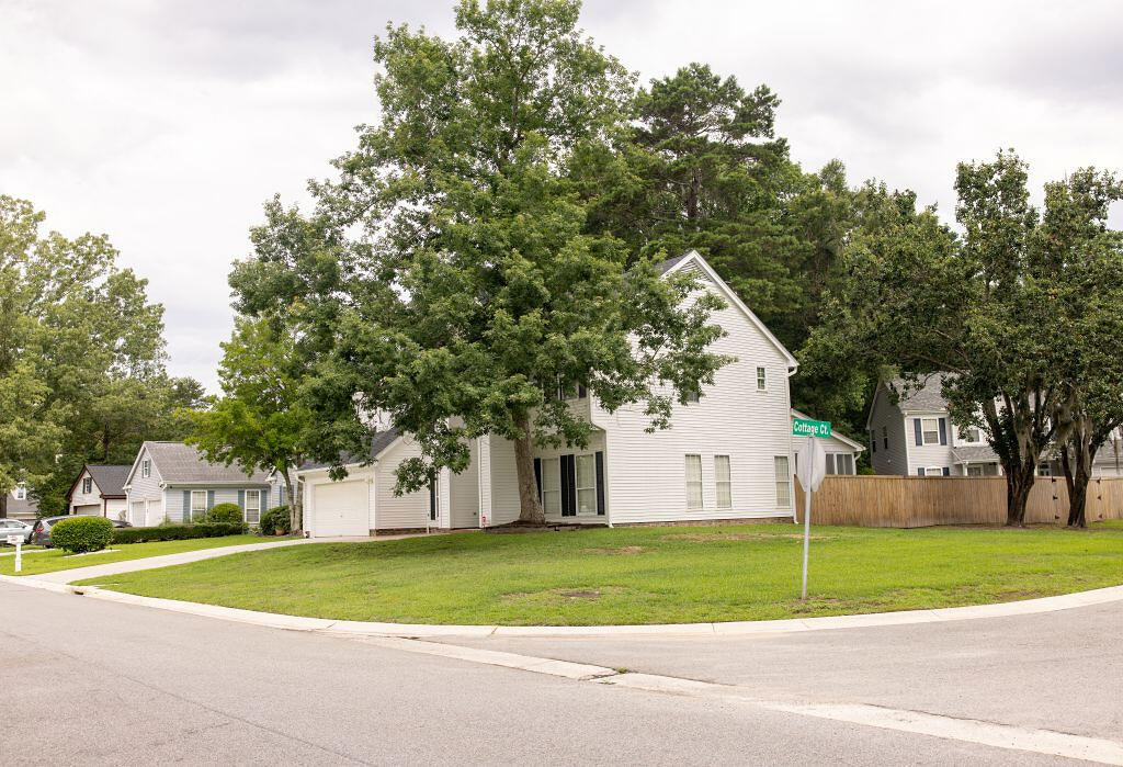 Property image 3 of 407 Thomaston Avenue in Brandymill, Summerville, SC 29485