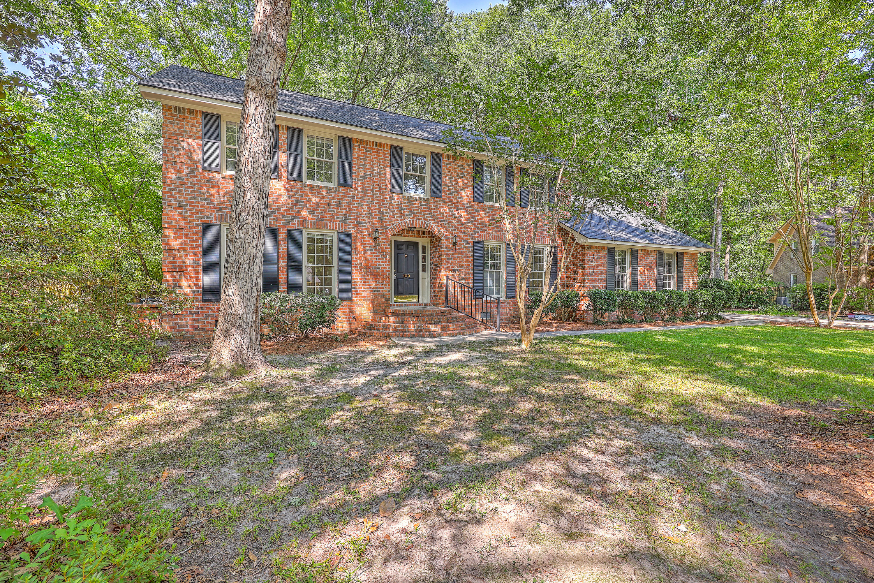Property image 3 of 109 Squire Court in Ashborough East, Summerville, SC 29485