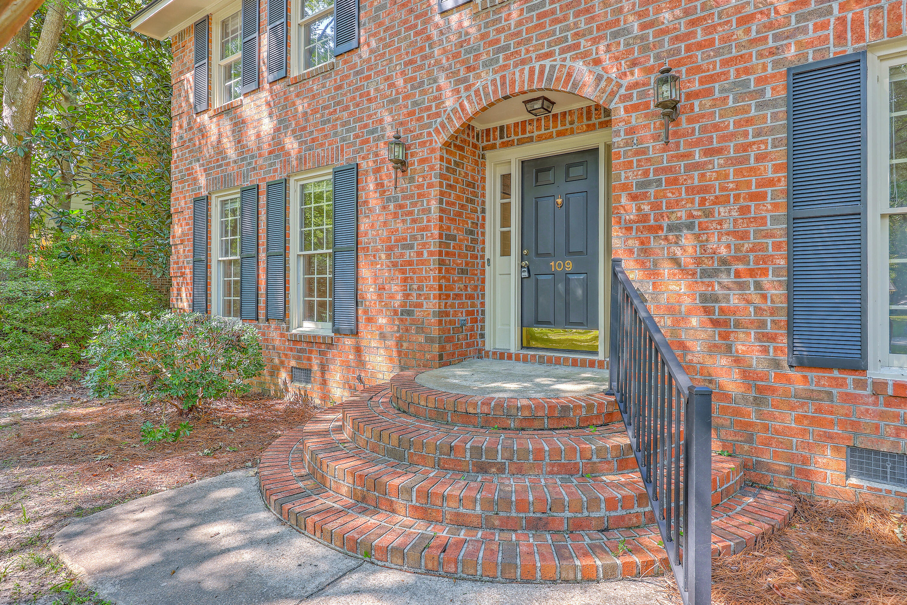 Property image 4 of 109 Squire Court in Ashborough East, Summerville, SC 29485