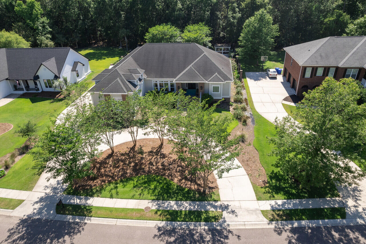 Property image 2 of 3751 St Ellens Drive in Darrell Creek, Mount Pleasant, SC 29466