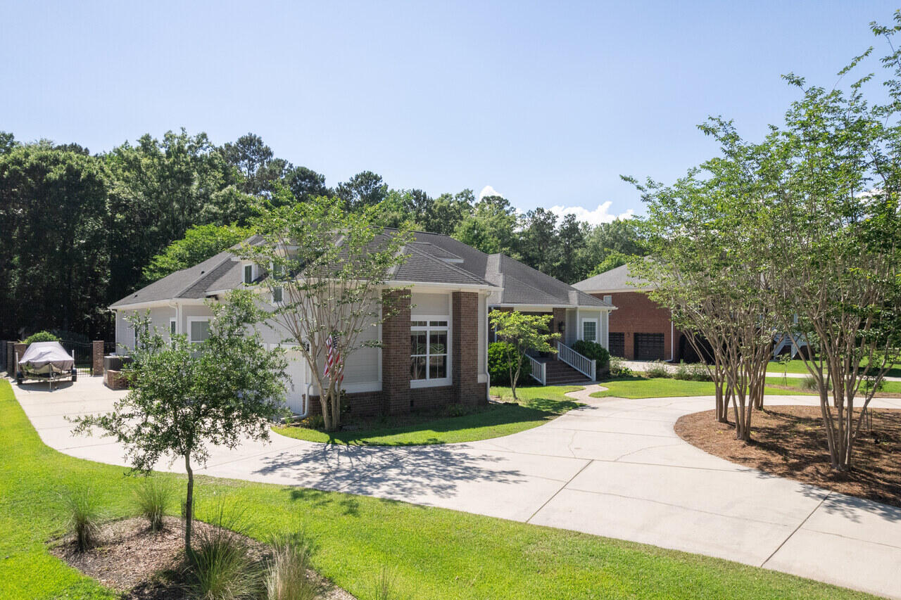Property image 3 of 3751 St Ellens Drive in Darrell Creek, Mount Pleasant, SC 29466