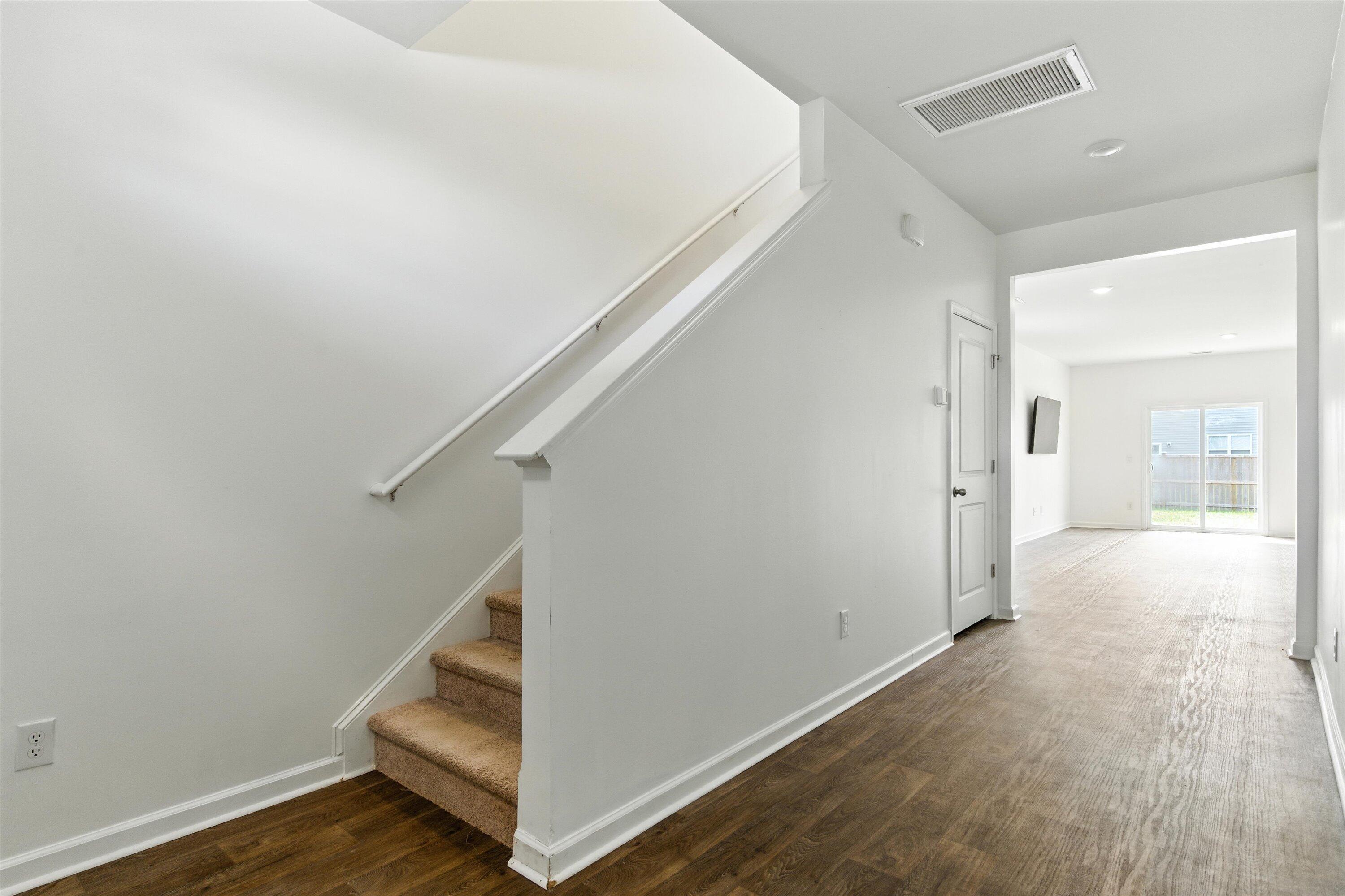 Property image 4 of 323 Bear Paw Lane in Cane Bay Plantation, Summerville, SC 29486