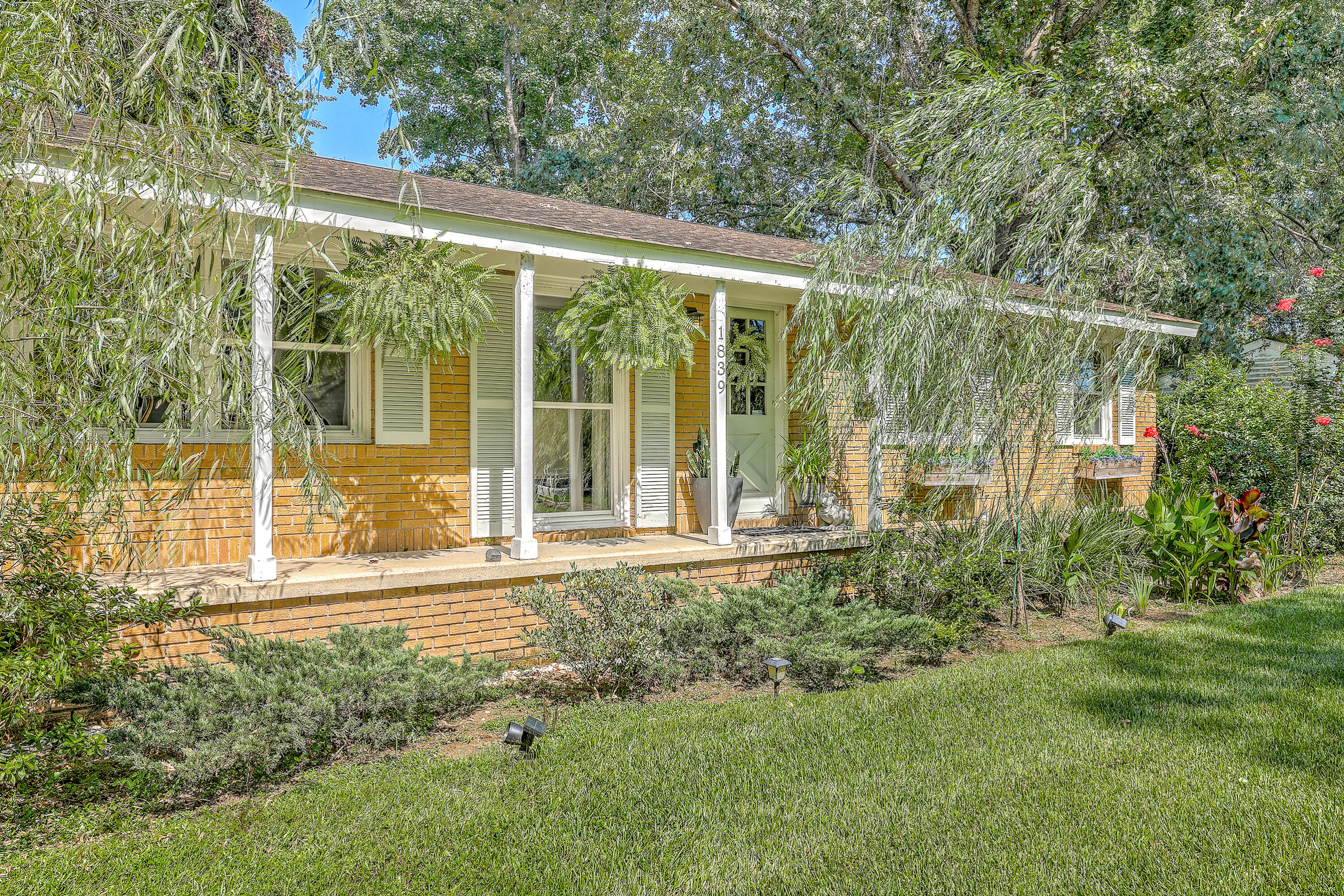 Property image 2 of 1839 Manigault Place in West Ashley Plantation, Charleston, SC 29407
