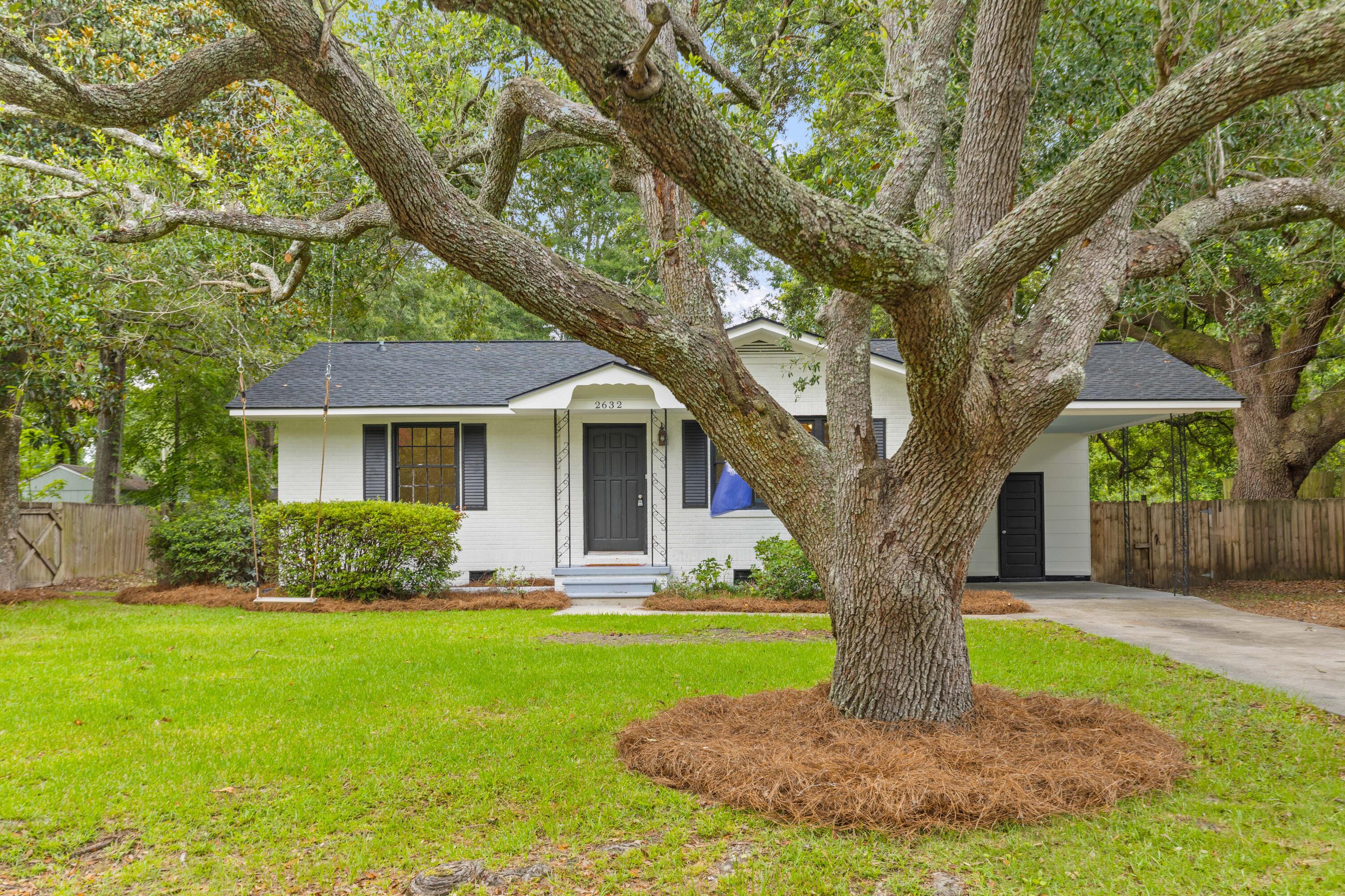 Property image 3 of 2632 Ridgewood Avenue in Springfield, Charleston, SC 29414