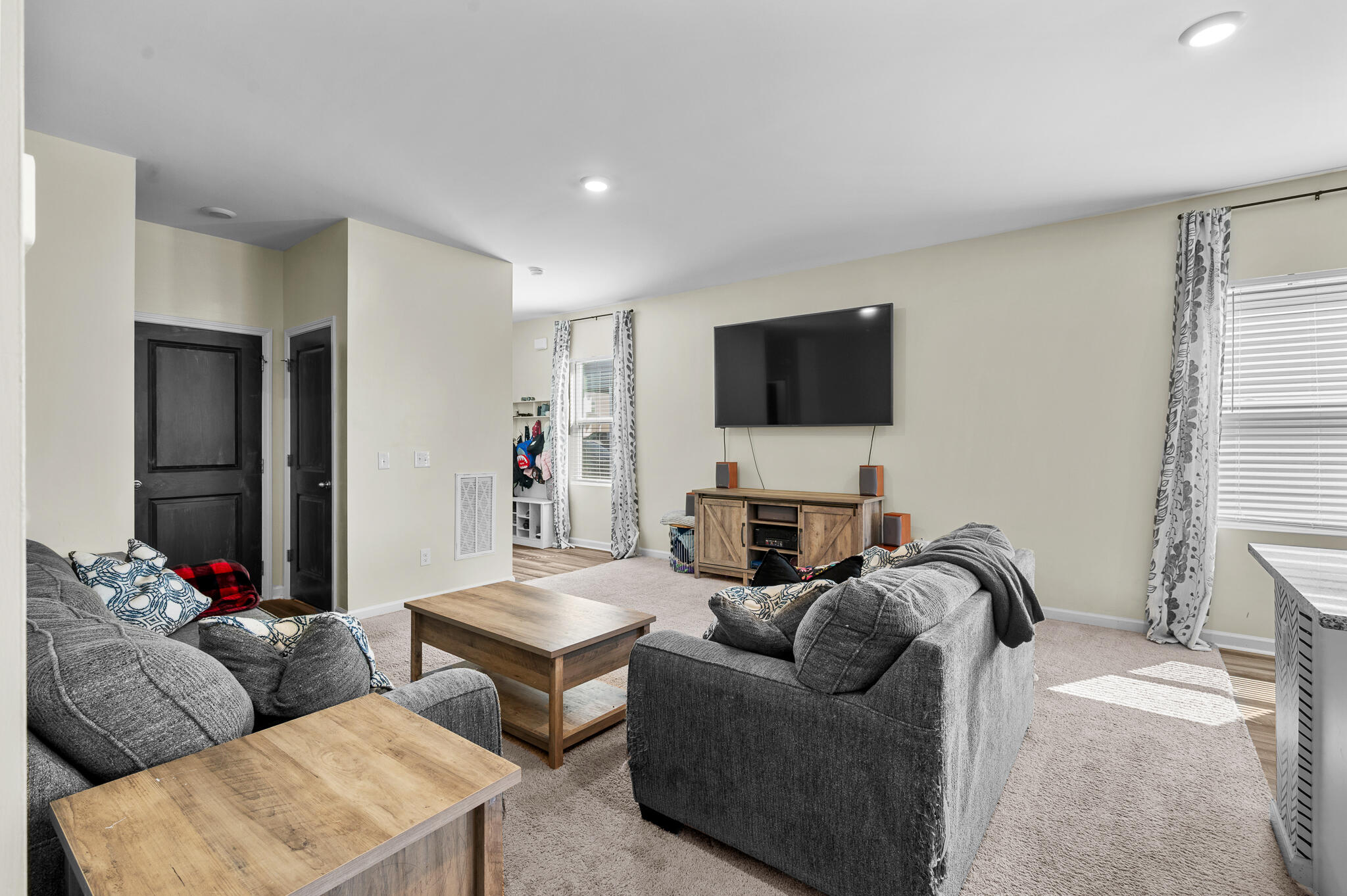 Property image 5 of 483 Pender Woods Drive in Cane Bay Plantation, Summerville, SC 29486