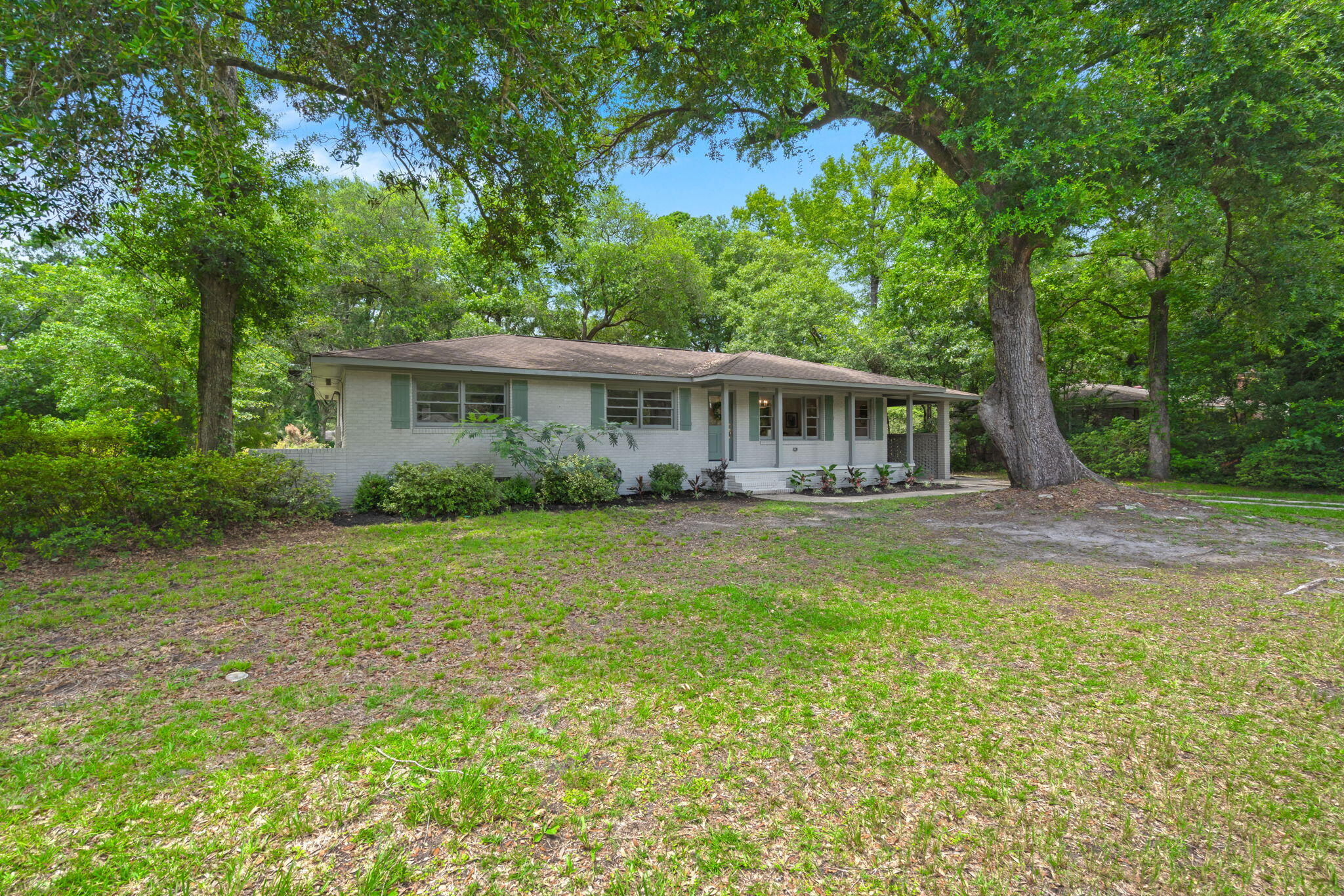 Property image 3 of 2209 Glendale Drive in Springfield, Charleston, SC 29414
