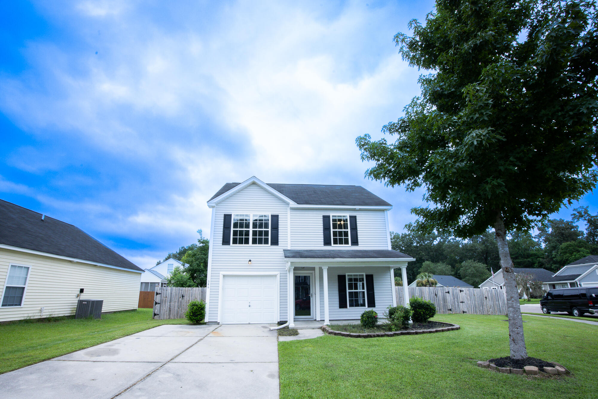 Property image 2 of 346 Briarbend Road in Liberty Hall Plantation, Goose Creek, SC 29445