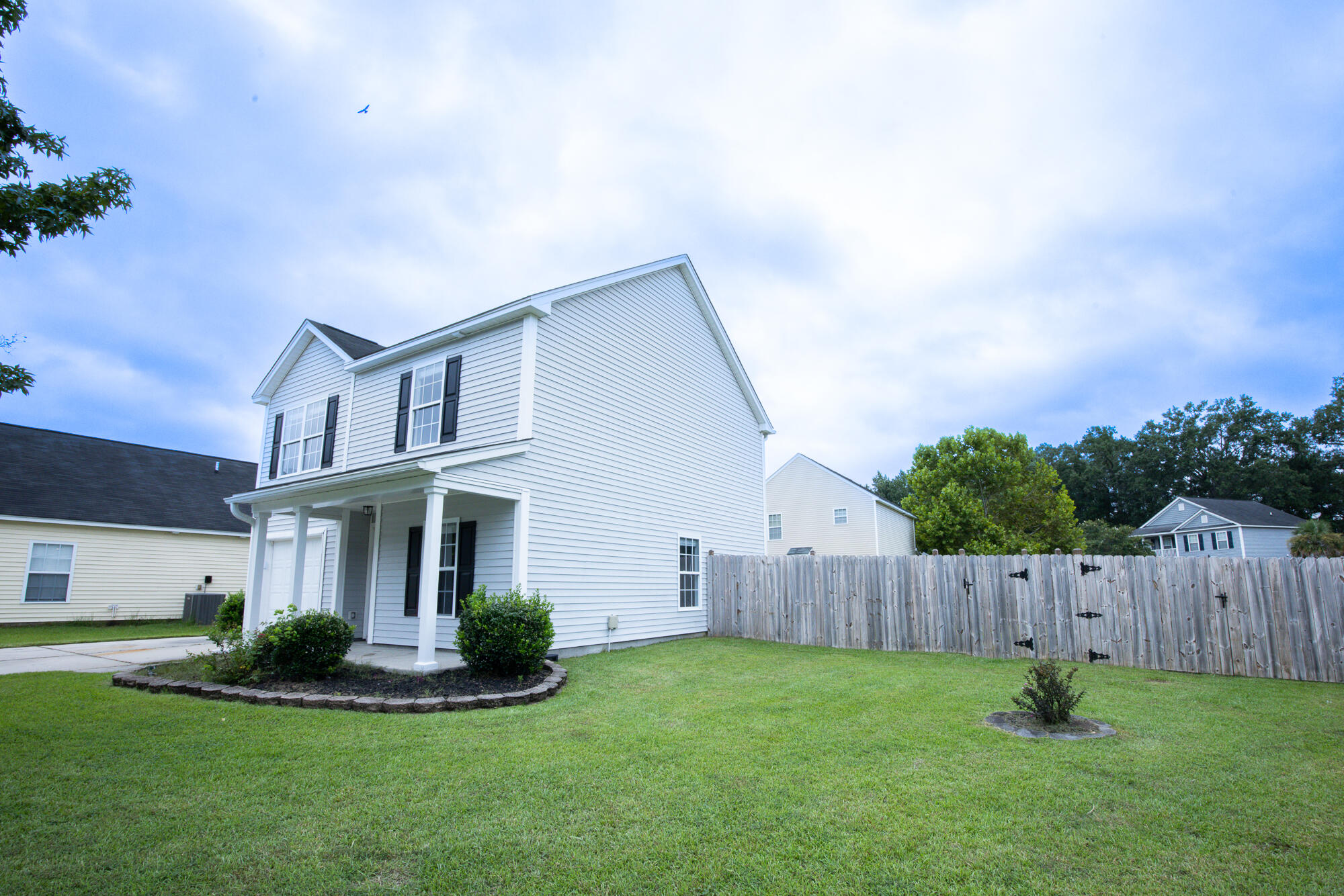Property image 3 of 346 Briarbend Road in Liberty Hall Plantation, Goose Creek, SC 29445