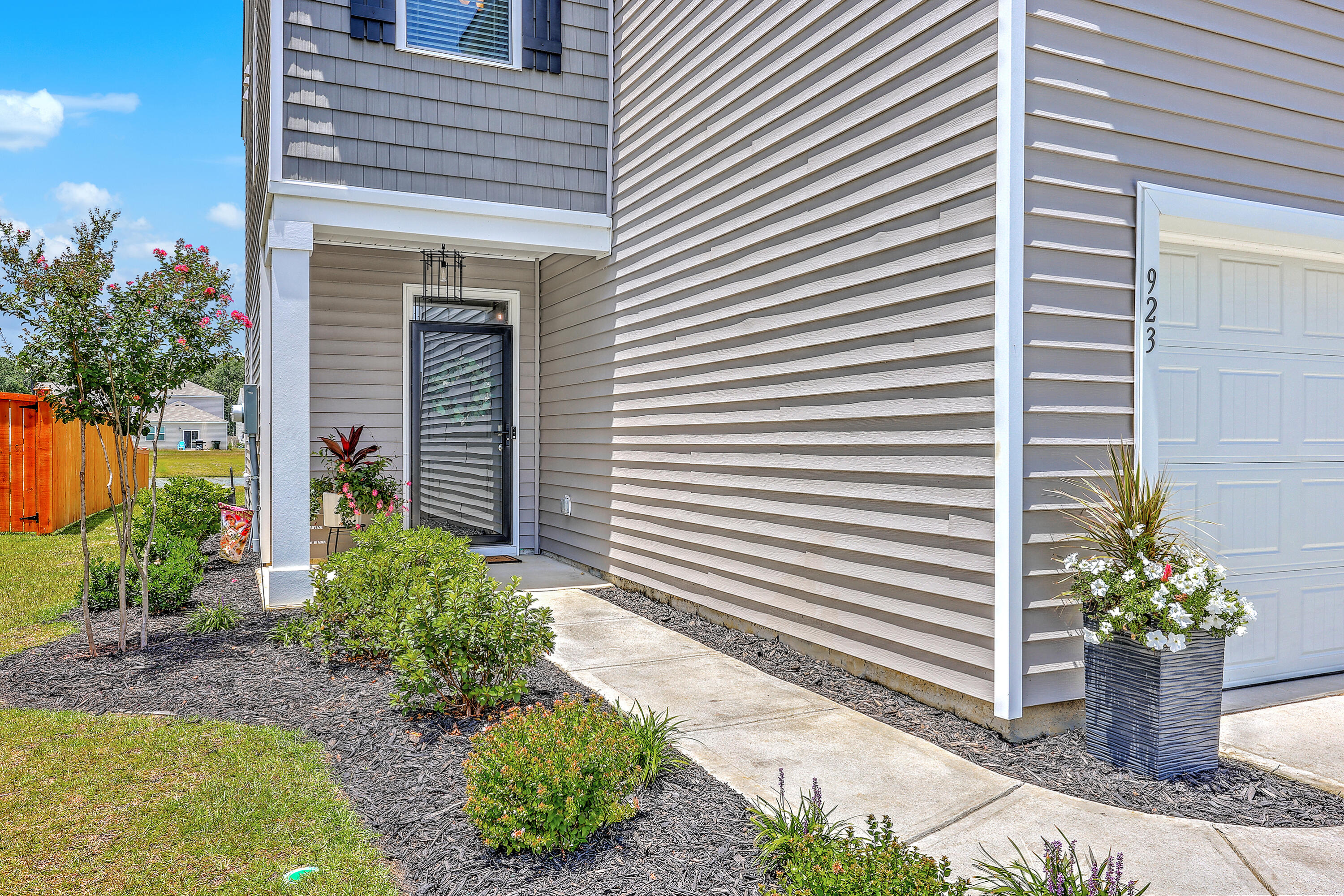 Property image 3 of 923 Woodside Creek Lane in Cane Bay Plantation, Summerville, SC 29486