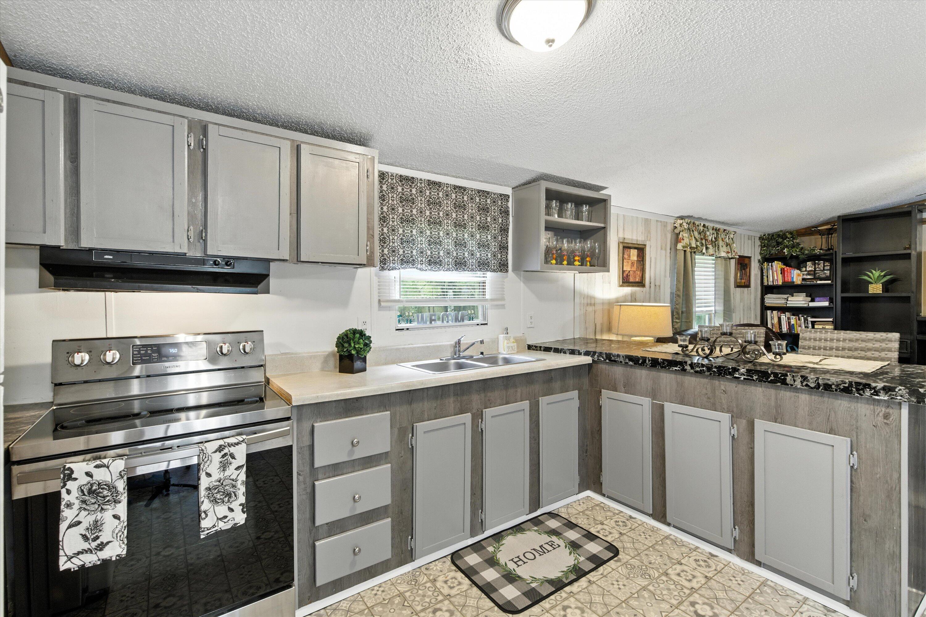 Property image 5 of 175 Koger Drive in Pinehill Acres, Summerville, SC 29483