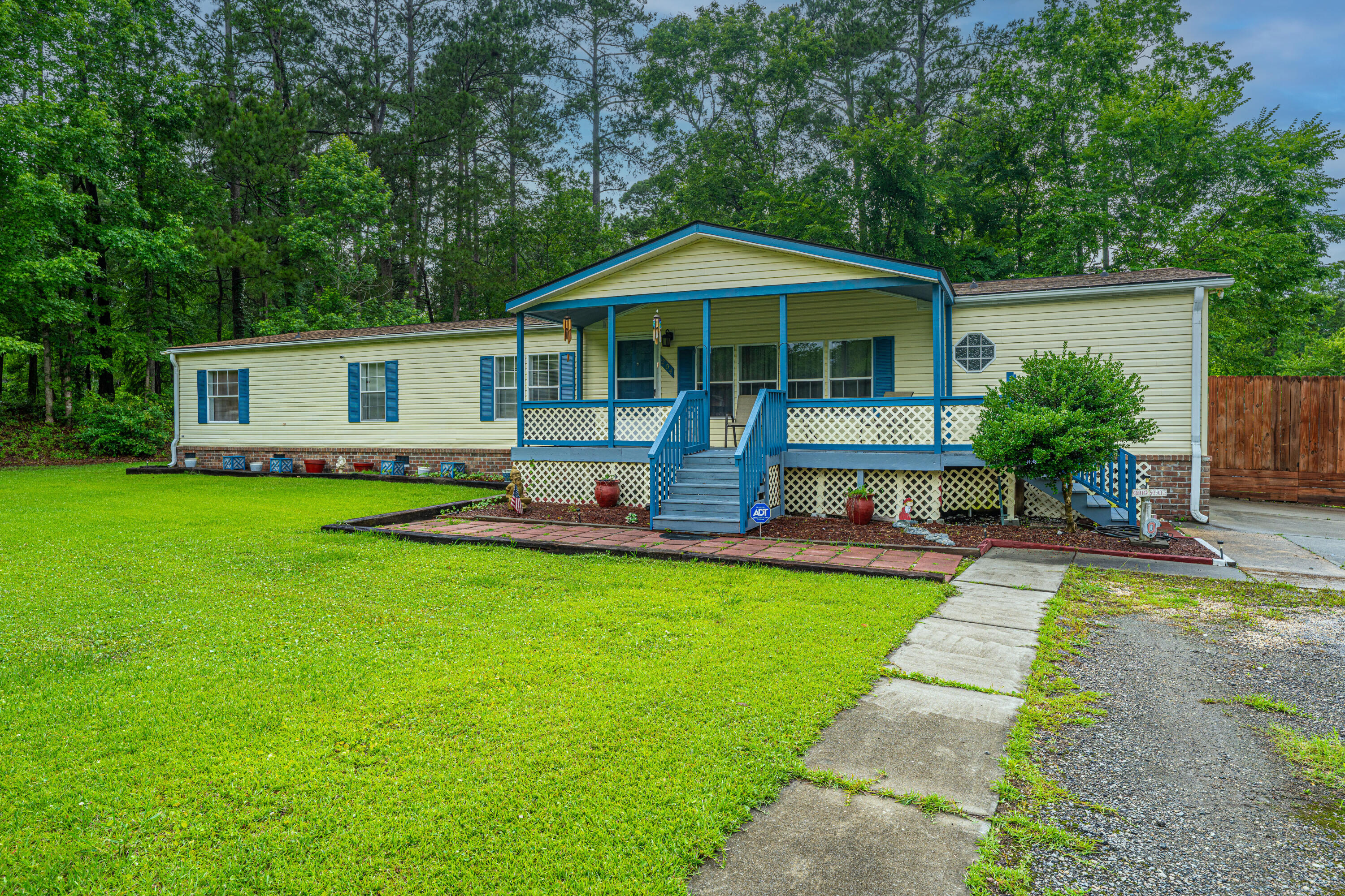 Property image 3 of 204 Pete Ewers Drive in Pinehill Acres, Summerville, SC 29483