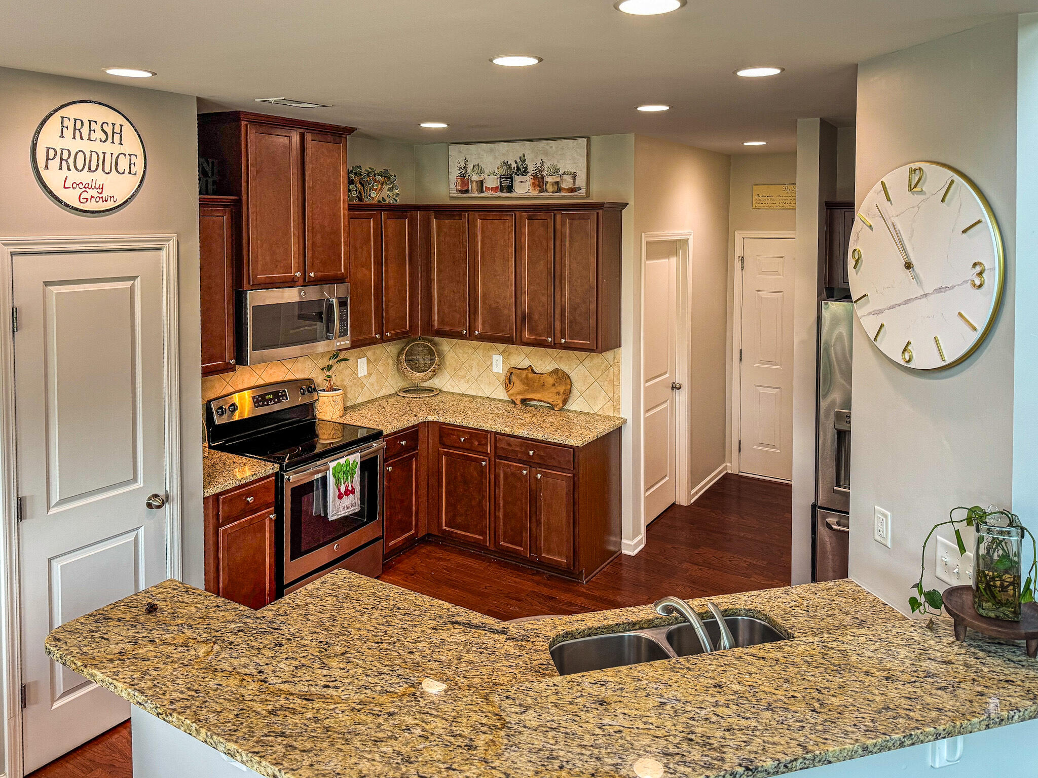 Property image 4 of 405 Turnbridge Lane in Wentworth Hall, Summerville, SC 29483