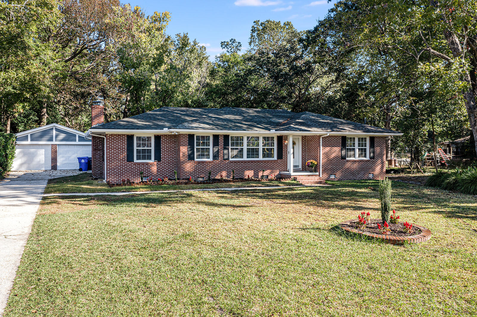 Property image 2 of 2410 Trent Street in Melrose, Charleston, SC 29414