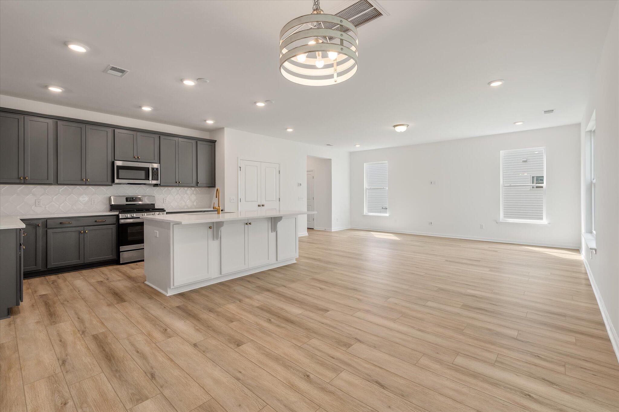 Property image 3 of 327 Blue Oak Drive in Oakley Pointe, Moncks Corner, SC 29461