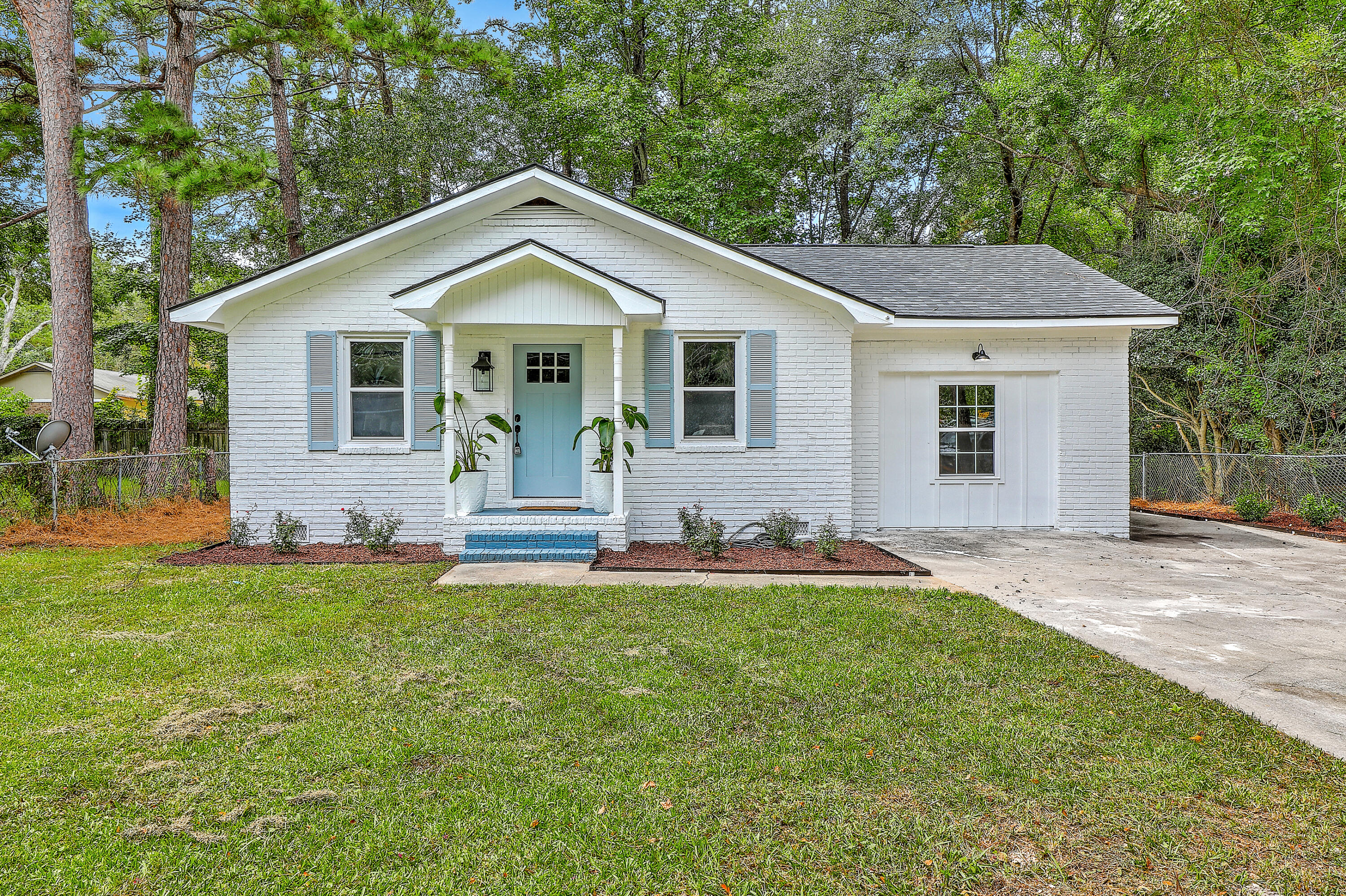Property image 2 of 1134 S Shadow Drive in Hickory Shadows, Mount Pleasant, SC 29464