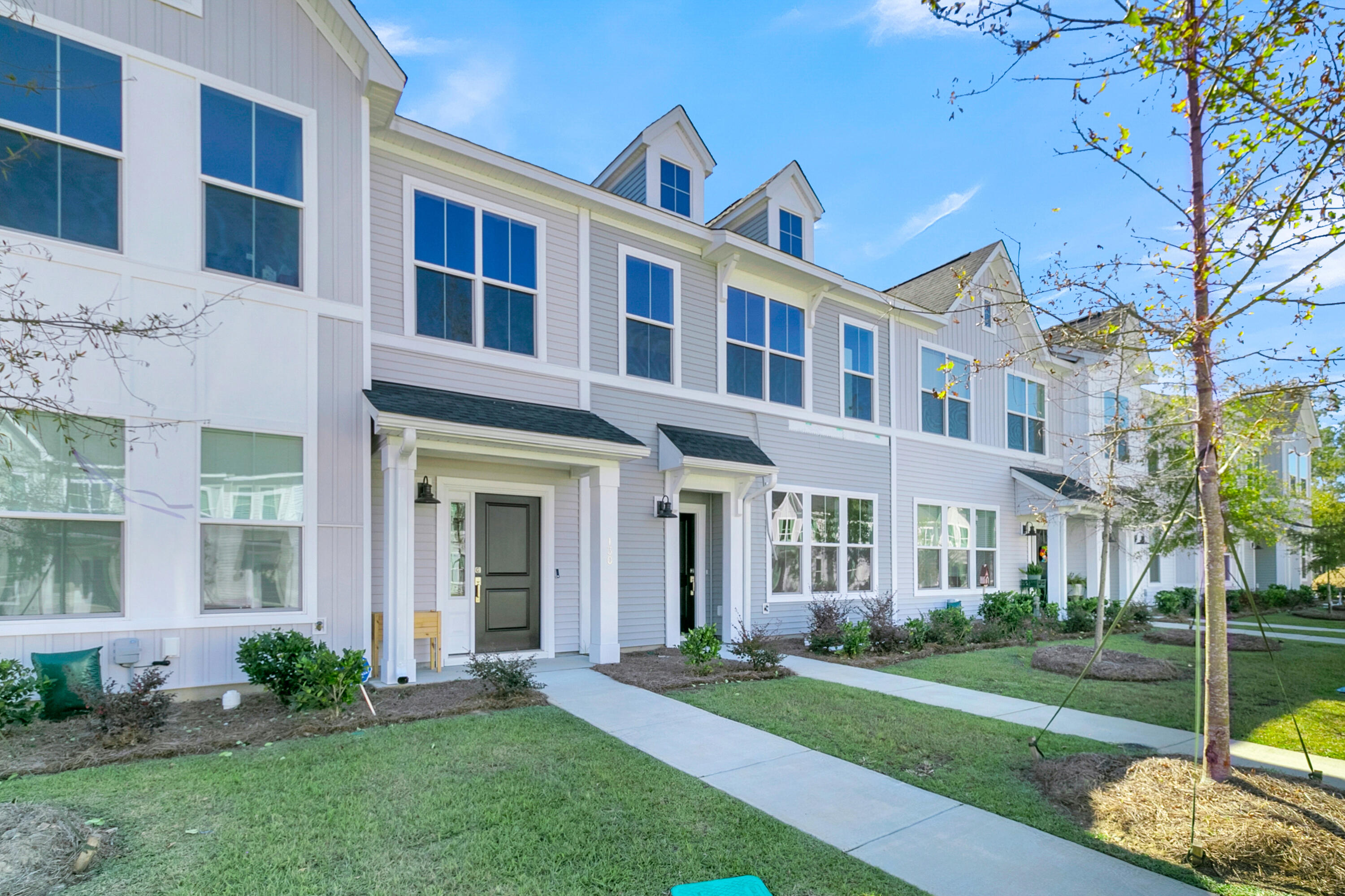 Property image 2 of 145 Brown Swiss Circle in Six Oaks, Summerville, SC 29483