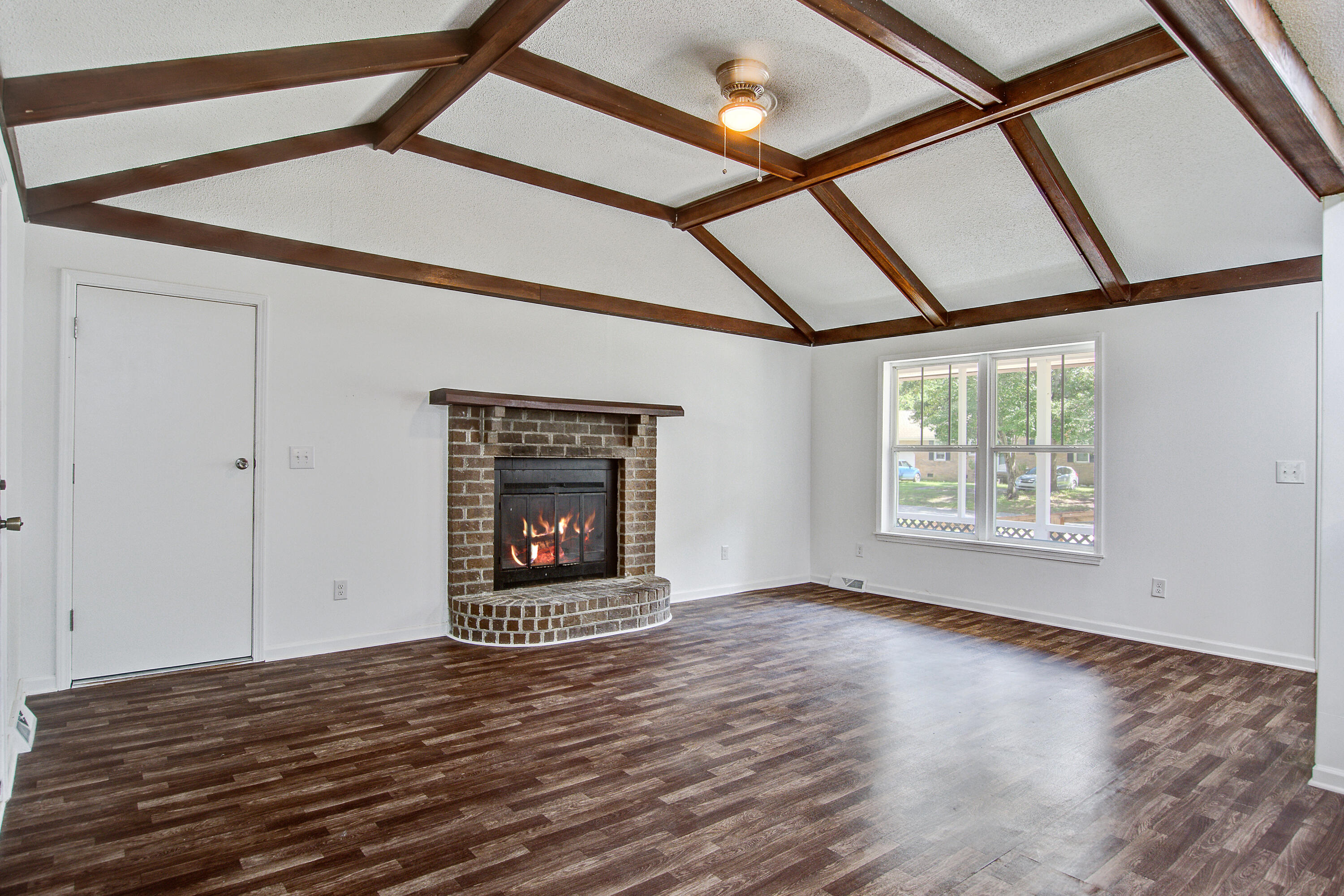 Property image 2 of 206 Terry Avenue in Greenhurst, Summerville, SC 29485
