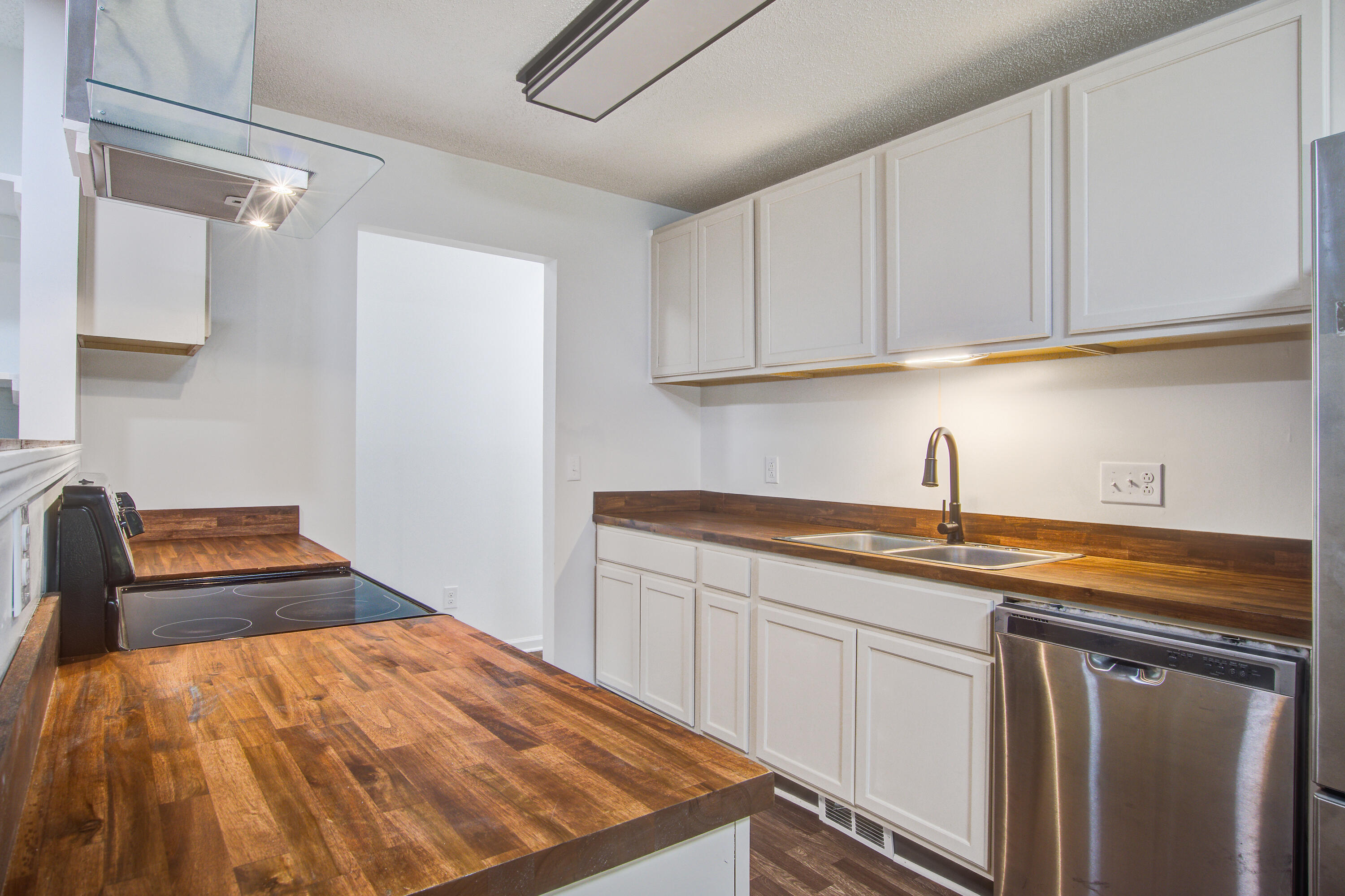 Property image 3 of 206 Terry Avenue in Greenhurst, Summerville, SC 29485