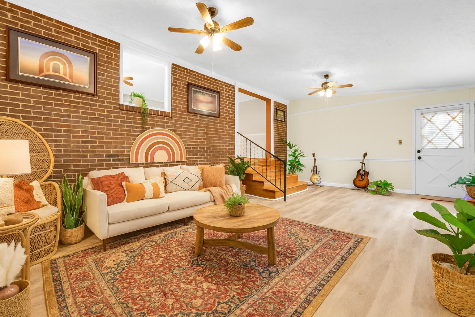 Property image 4 of 1225 Hillside Drive in Berkeley Hills, Hanahan, SC 29410