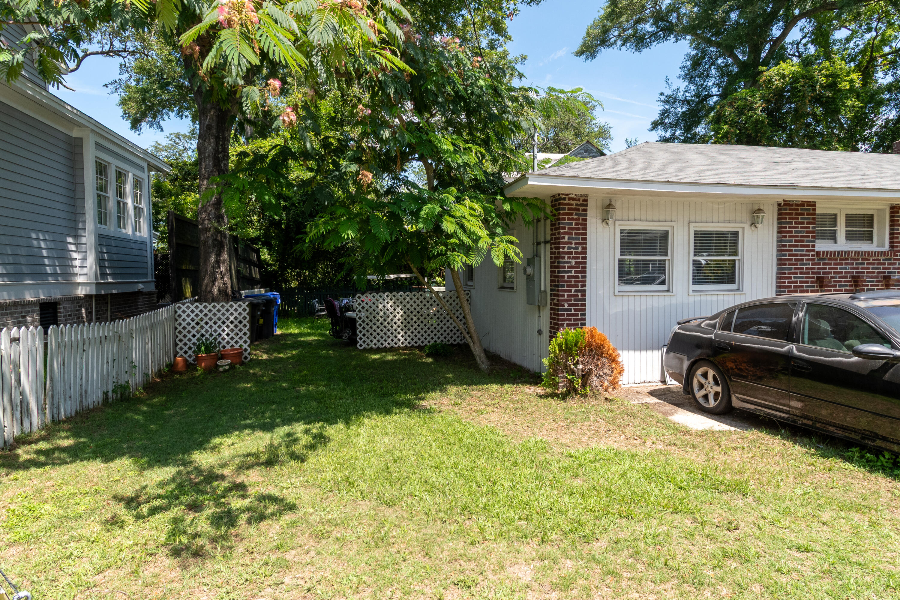 Property image 2 of 320 Morrison Street in Old Village, Mount Pleasant, SC 29464