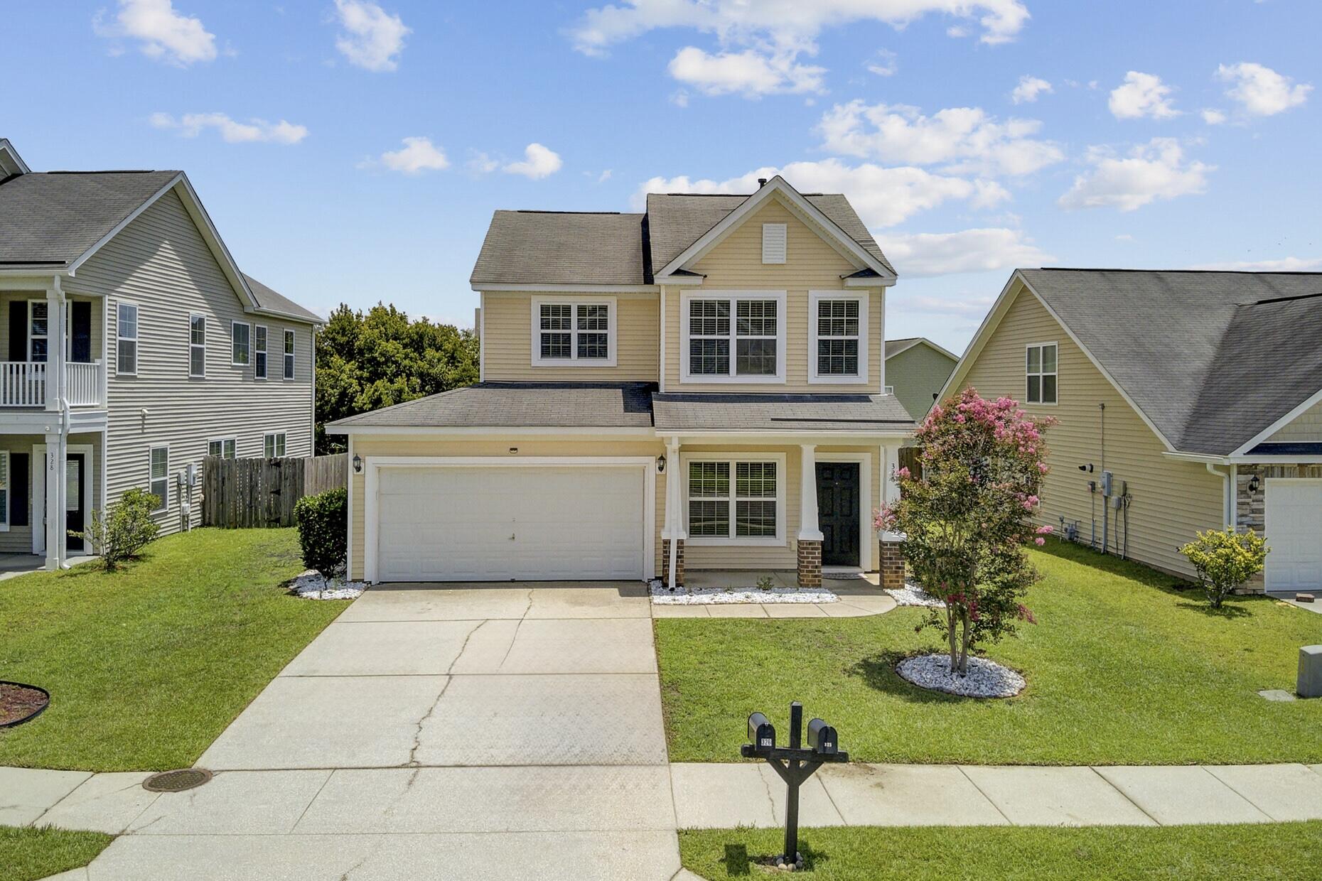 Property image 3 of 326 Drayton Place Drive in Spring Grove Plantation, Moncks Corner, SC 29461