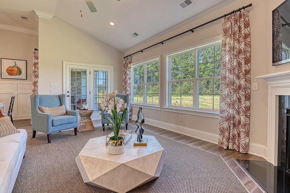 Property image 4 of 184 Grange Circle in Hewing Farms, Summerville, SC 29486