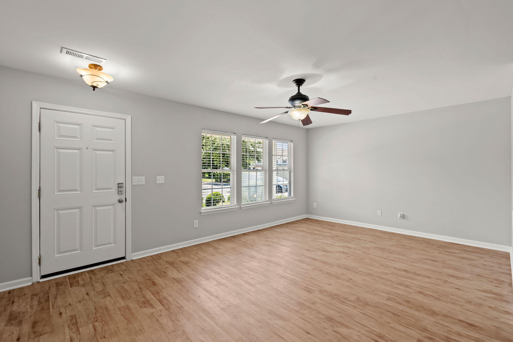 Property image 4 of 107 Darcy Avenue in Persimmon Hill Townhouses, Goose Creek, SC 29445
