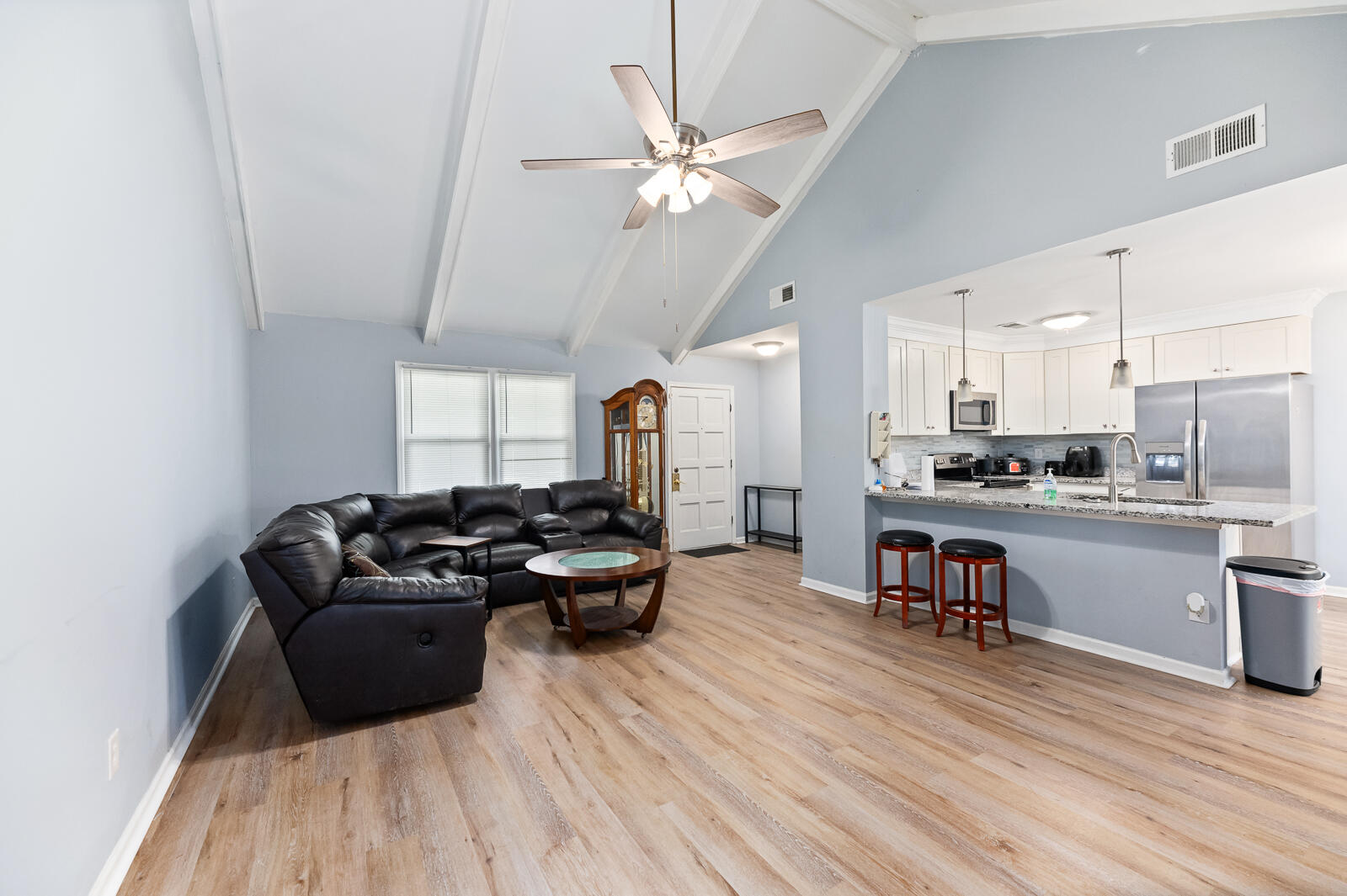 Property image 3 of 812 Beauregard Road in Sangaree, Summerville, SC 29486