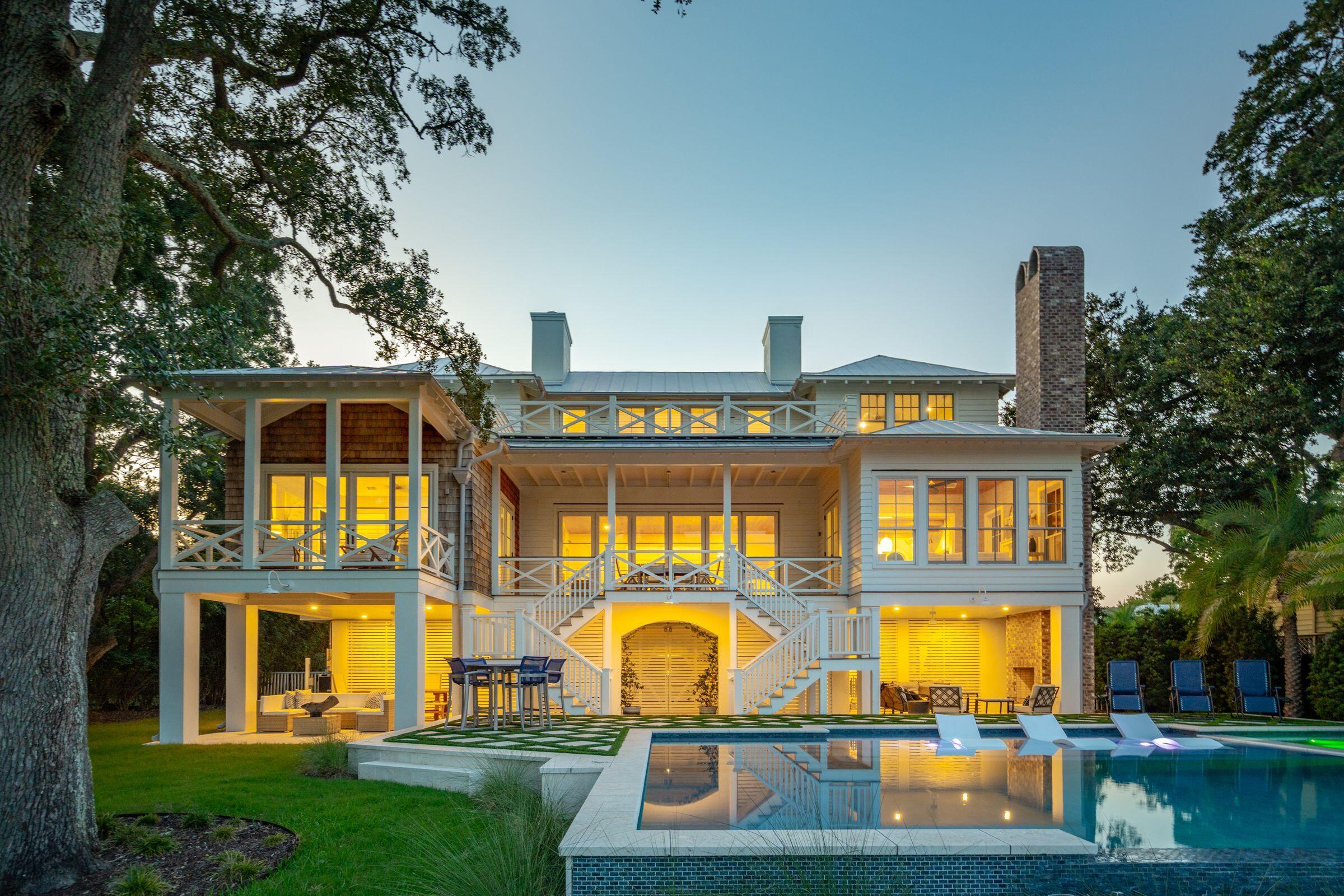 Property image 4 of 967 Royall Avenue in Old Village, Mount Pleasant, SC 29464