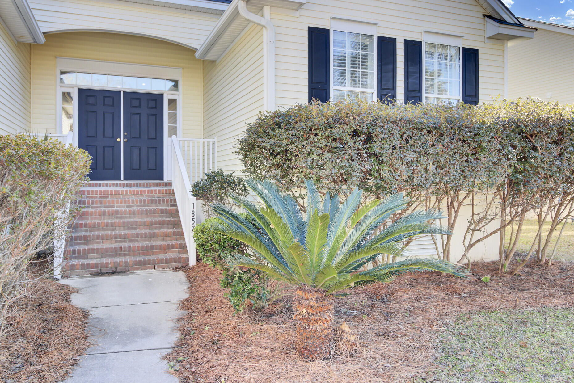Property image 2 of 1857 Palmetto Isle Drive in Rivertowne Country Club, Mount Pleasant, SC 29466