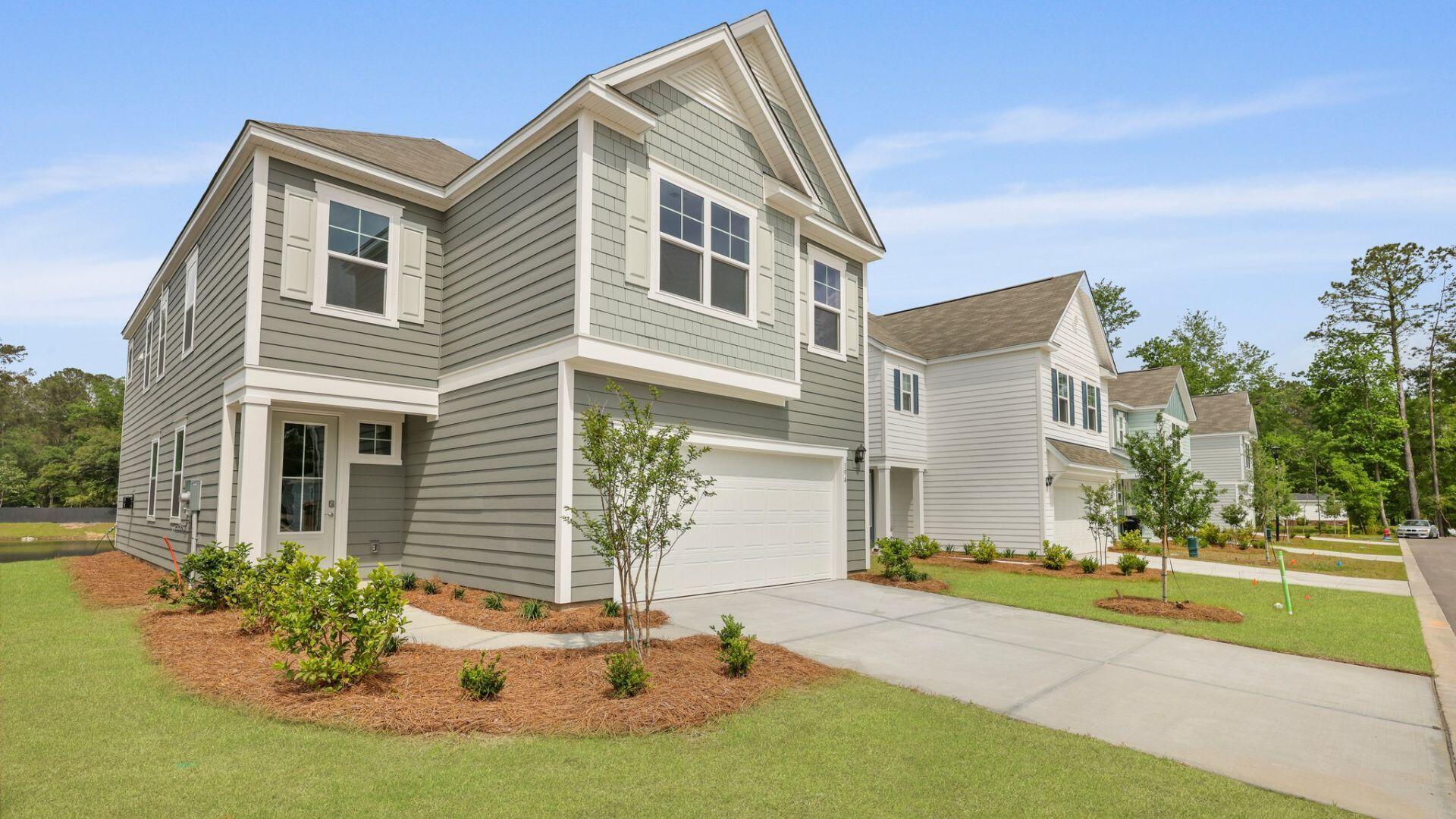 Property image 4 of 194 E Pinckney Street in Founders Corner, Summerville, SC 29485