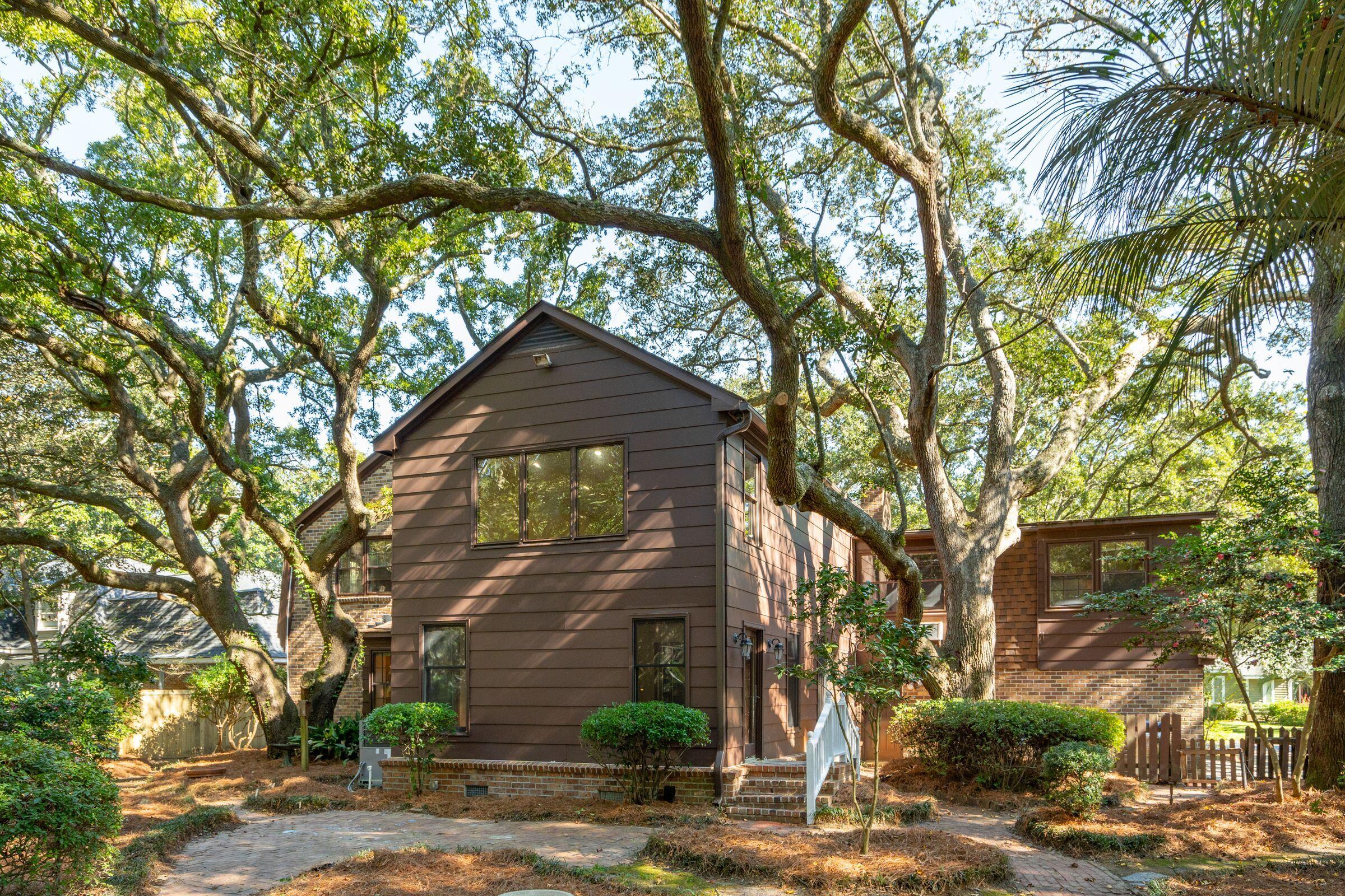 Property image 4 of 810 Creekside Drive in Creekside Park, Mount Pleasant, SC 29464