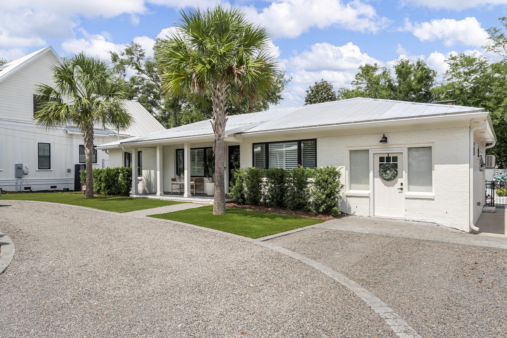 Property image 4 of 710 Simmons Street in Old Mt Pleasant, Mount Pleasant, SC 29464