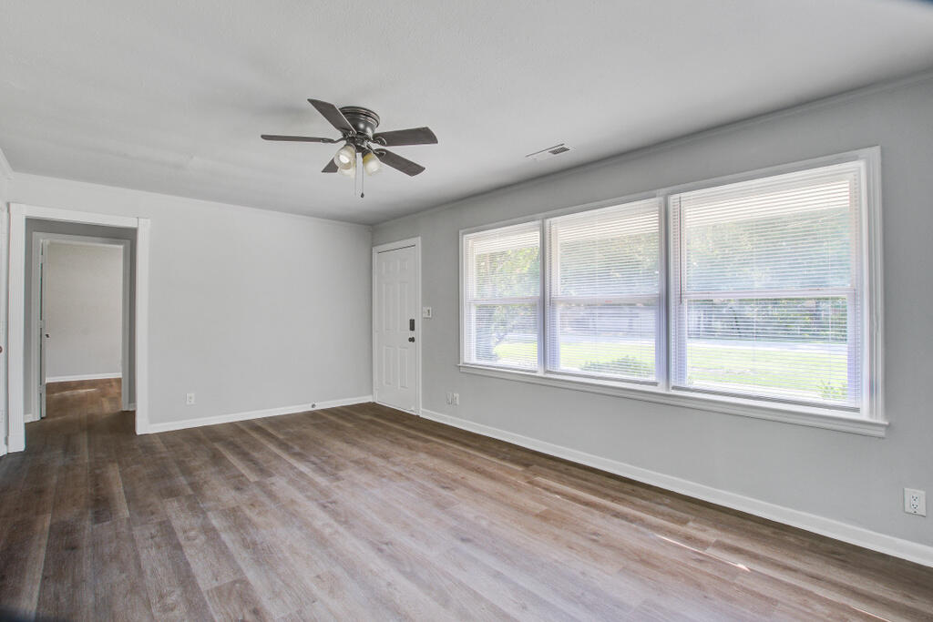 Property image 5 of 1112 Yeamans Hall Road in Yeamans Park, Hanahan, SC 29410