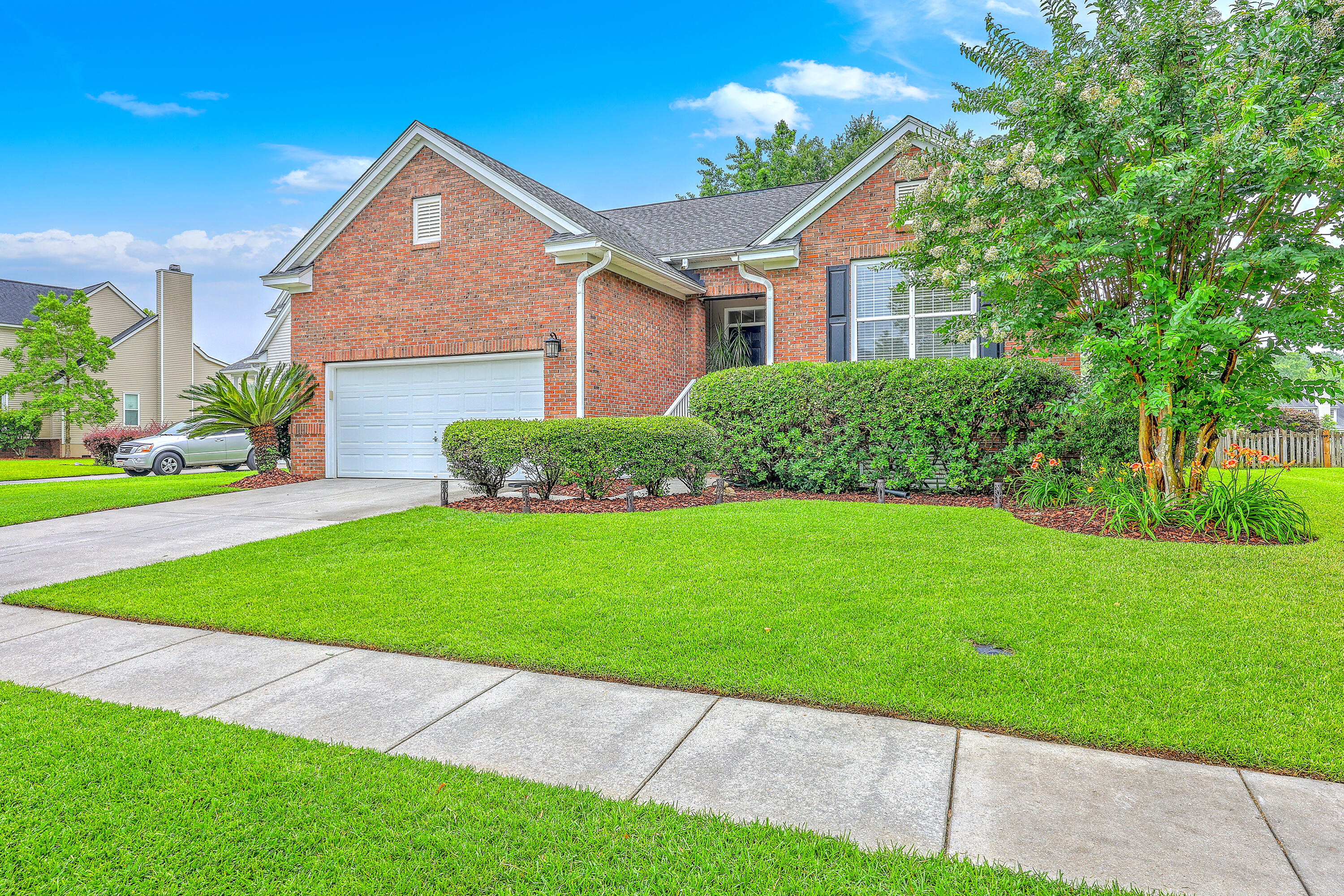 Property image 2 of 1868 Palmetto Isle Drive in Rivertowne Country Club, Mount Pleasant, SC 29466