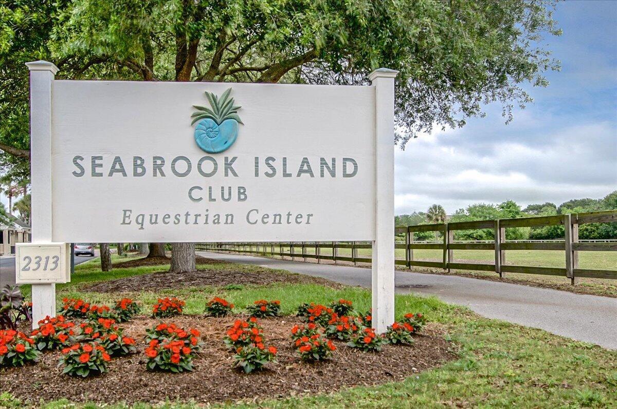 Property image 2 of 4021 Bridle Trail Drive in The Village at Seabrook, Seabrook Island, SC 29455