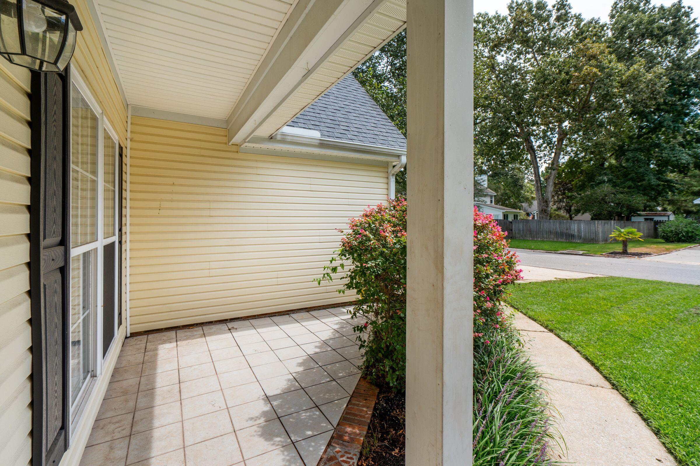 Property image 3 of 109 Thomaston Avenue in Brandymill, Summerville, SC 29485