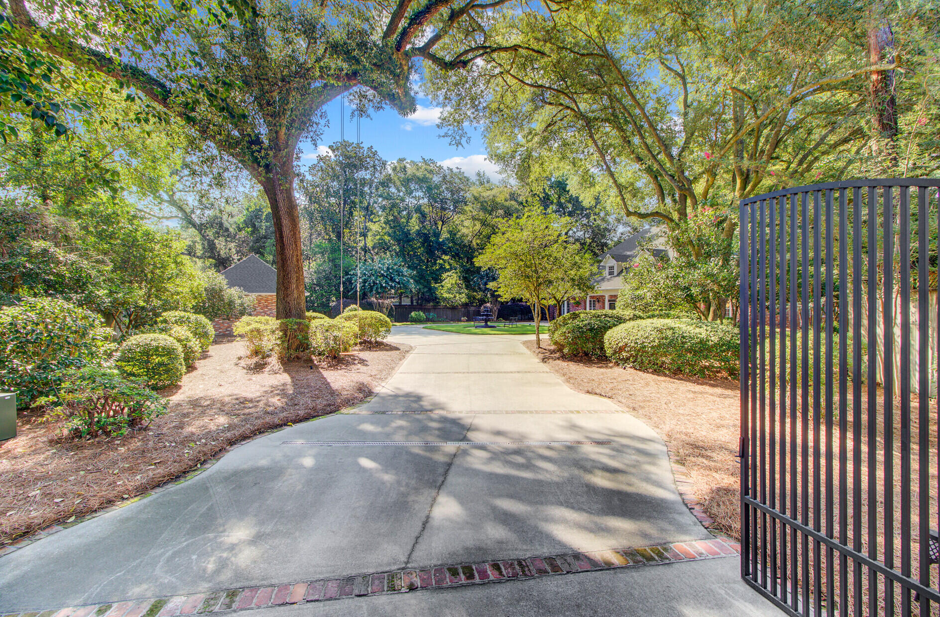 Property image 5 of 113 Tea Farm Road in Tea Farm, Summerville, SC 29483