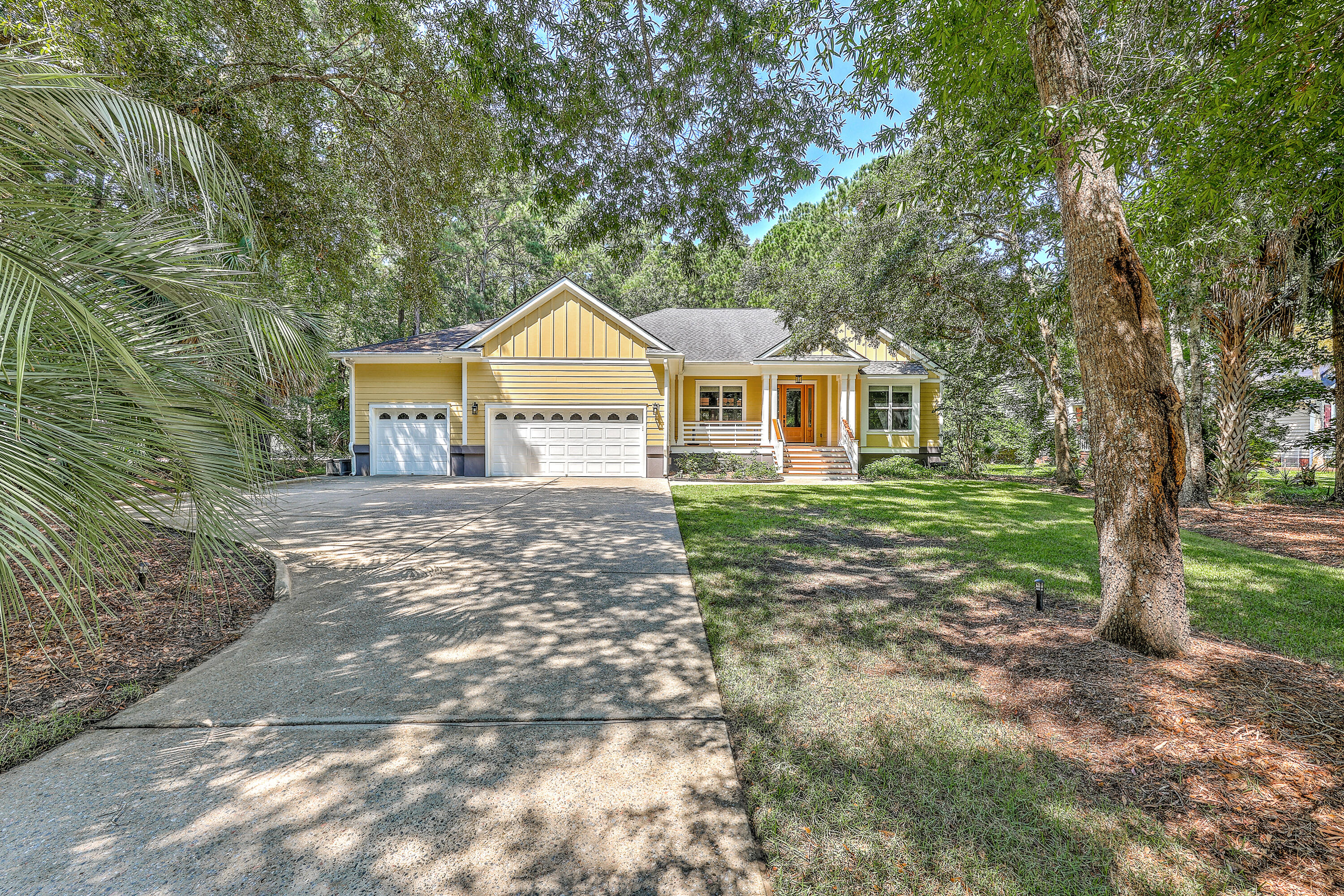 Property image 3 of 3723 Saint Ellens Drive in Darrell Creek, Mount Pleasant, SC 29466