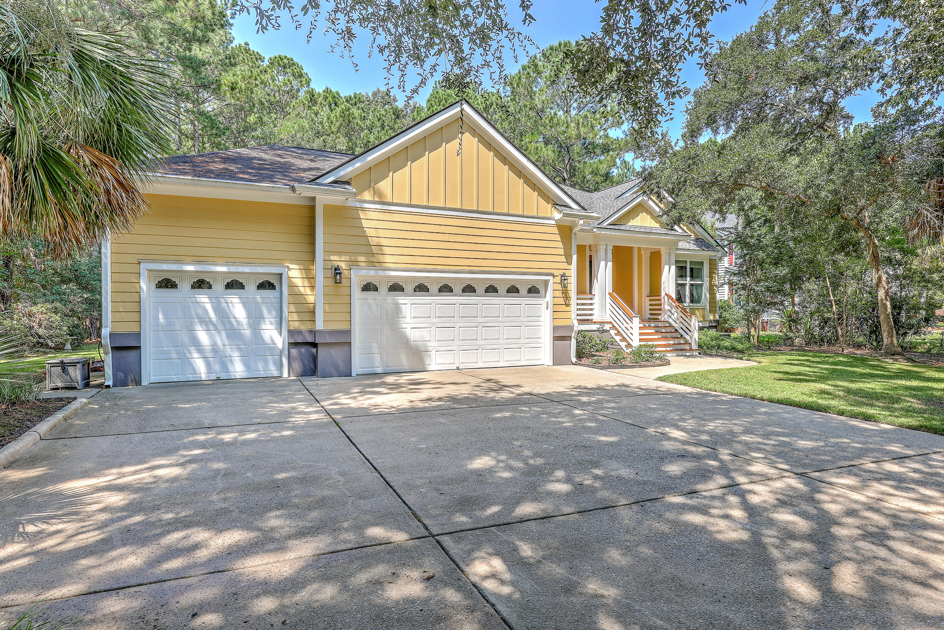 Property image 4 of 3723 Saint Ellens Drive in Darrell Creek, Mount Pleasant, SC 29466