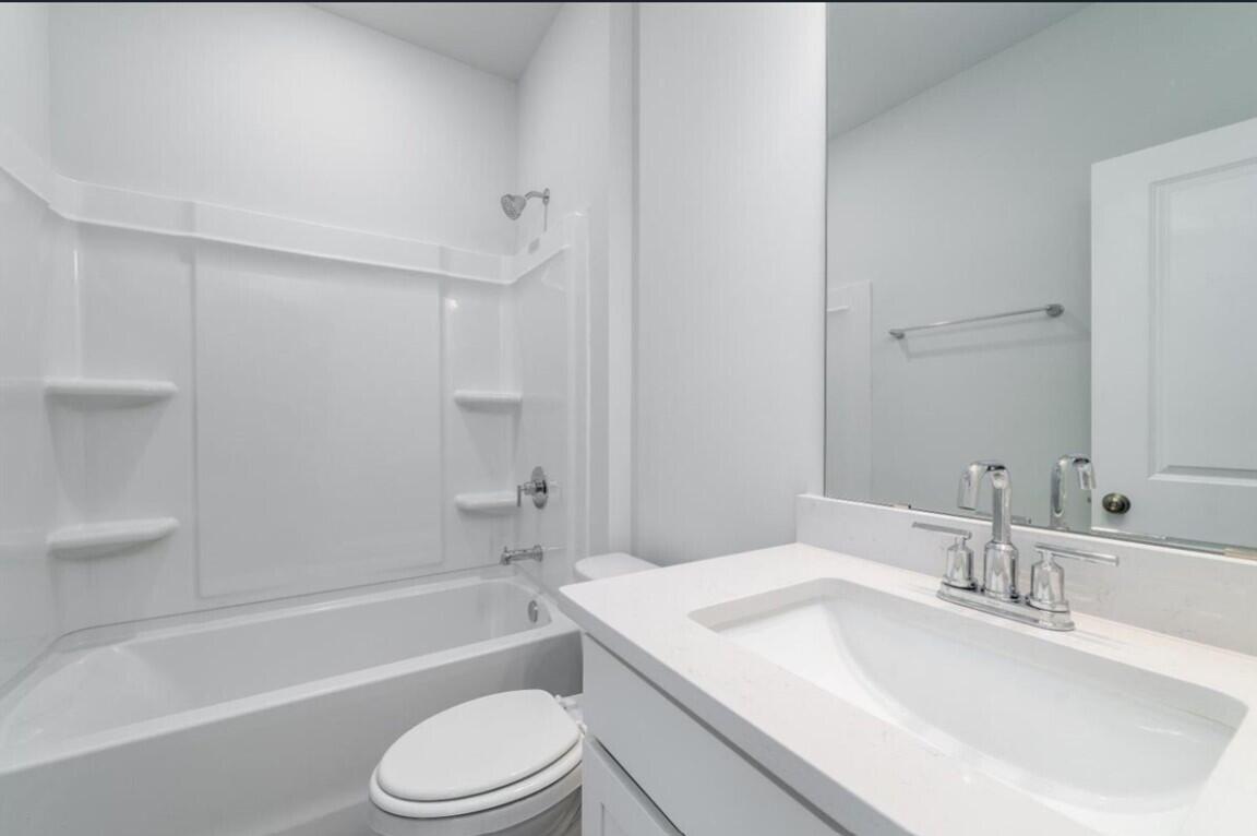 Property image 3 of 122 Royal Cainhoy Way in Cedar Glen Preserve, Huger, SC 29450