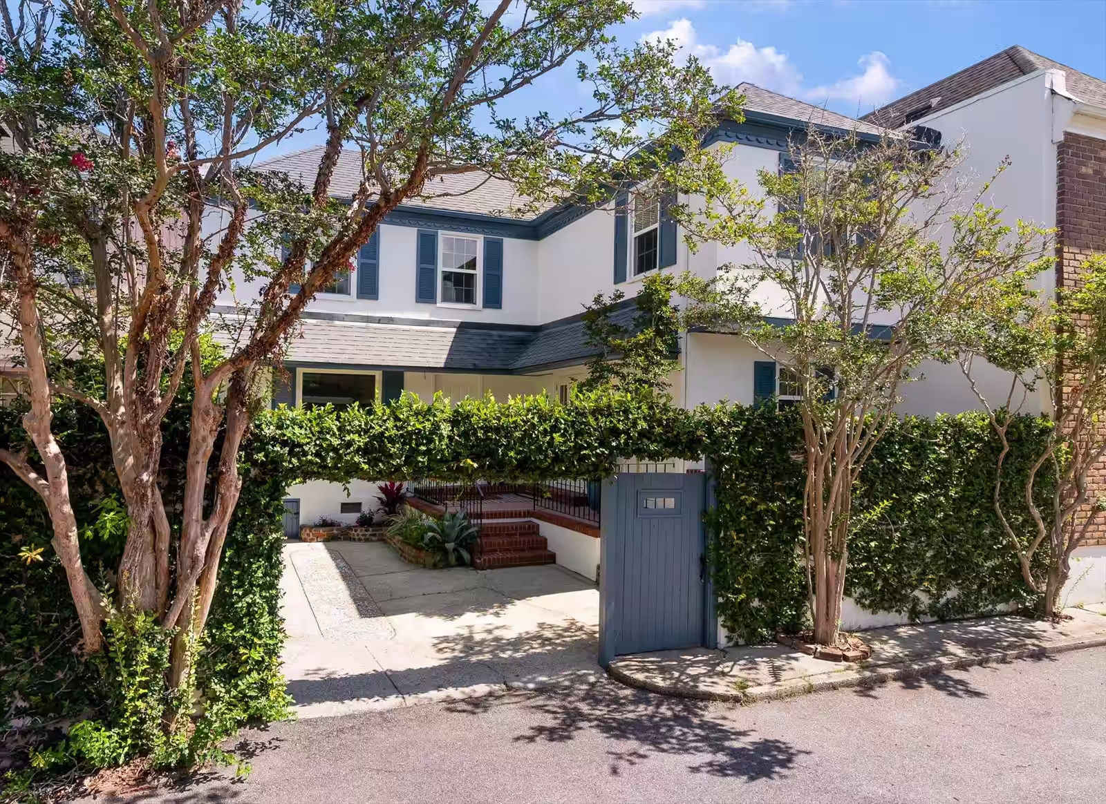 Property image 1 at 8 Poulnot Lane, Charleston, SC 29401