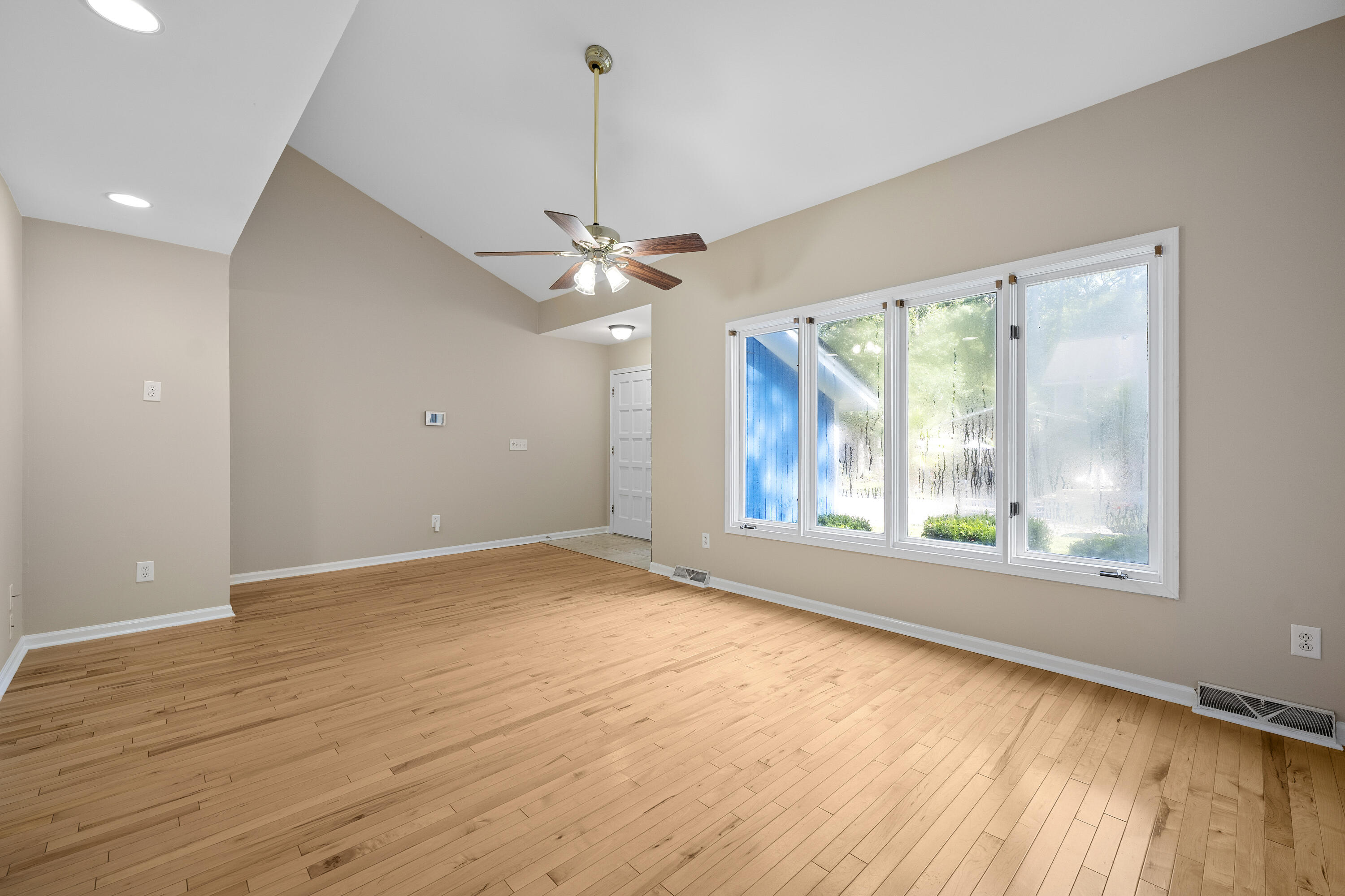 Property image 5 of 106 Scottswood Drive in Archdale, North Charleston, SC 29418